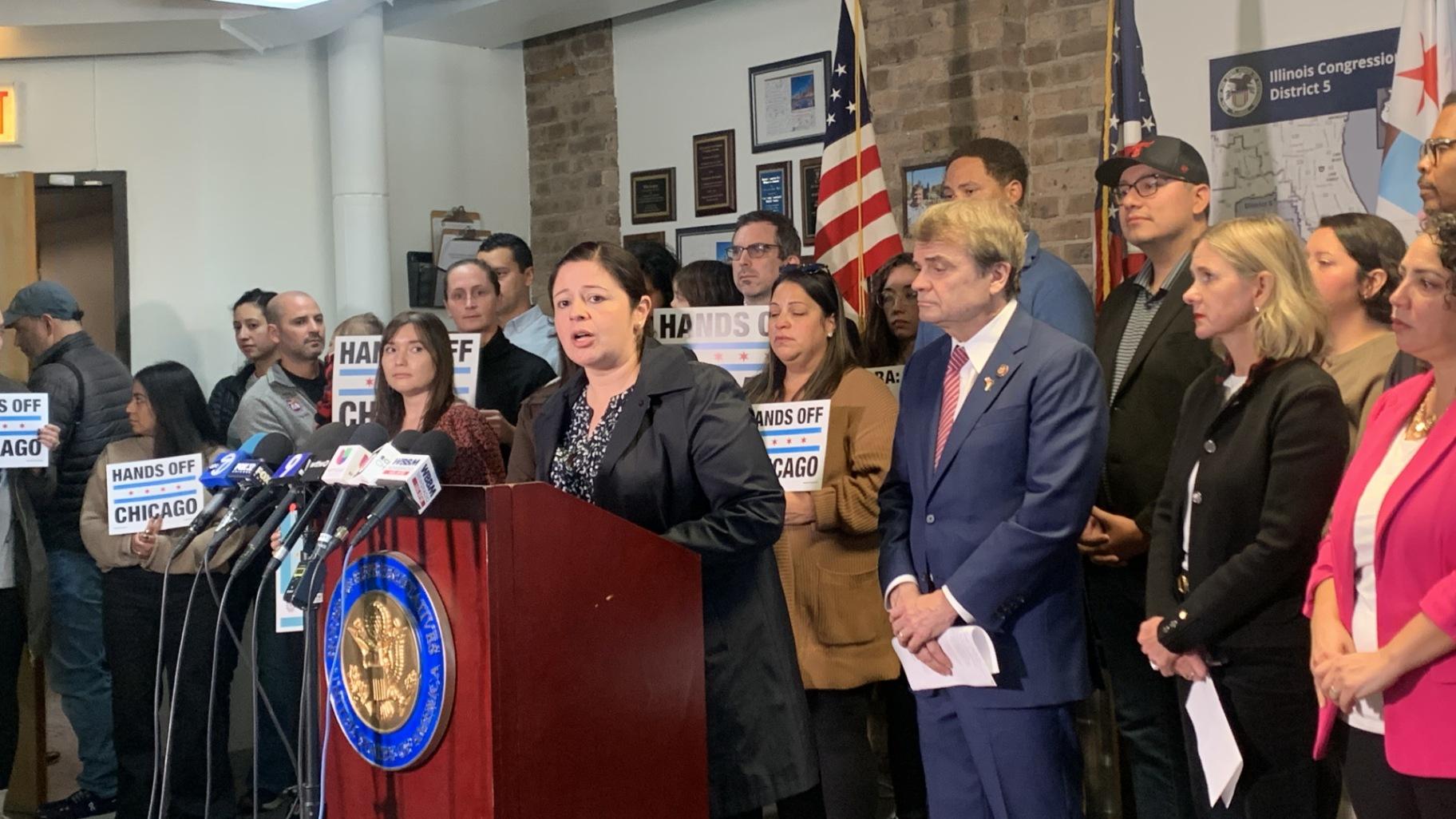 Maria Guzmán, a parent at Rayito de Sol Spanish Immersion Early Learning Center, speaks during a news conference on Nov. 5, 2025, following the detainment of a teacher at the school by federal immigration officials. (Eunice Alpasan / WTTW News)
