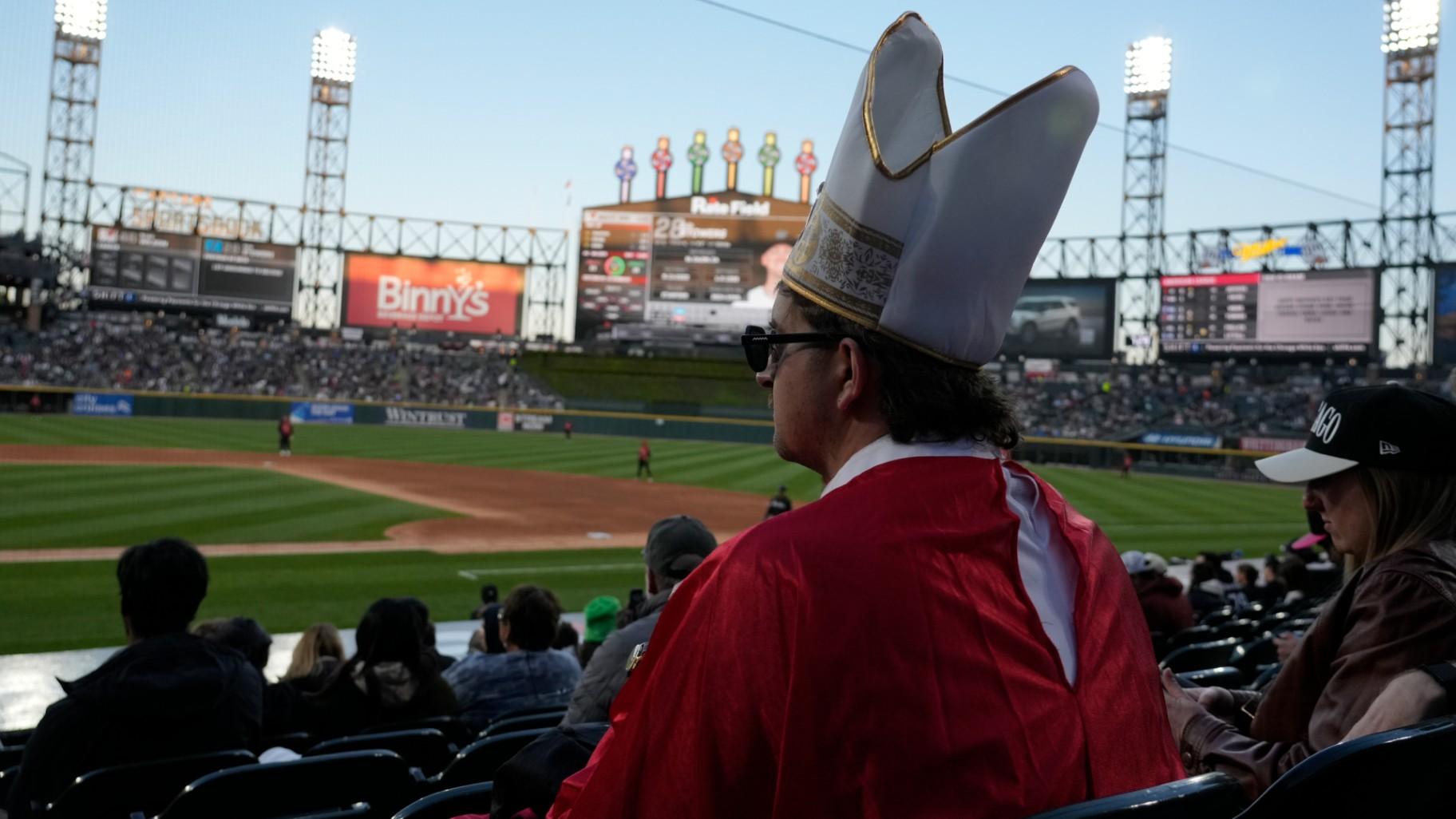 David Hughes of Chicago watches a baseball game between the Chicago White Sox and the Miami Marlins during the fourth inning Friday, May 8, 2025, in Chicago. (AP Photo / David Banks)