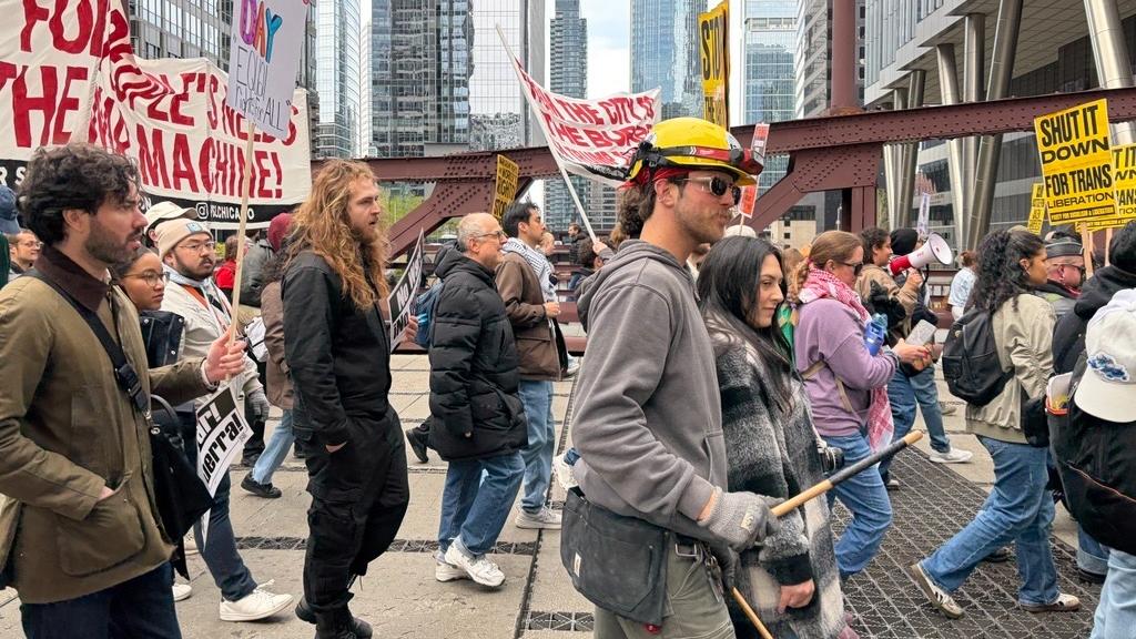 A May Day march makes its way into downtown Chicago on May 1, 2026. (Eunice Alpasan / WTTW News)