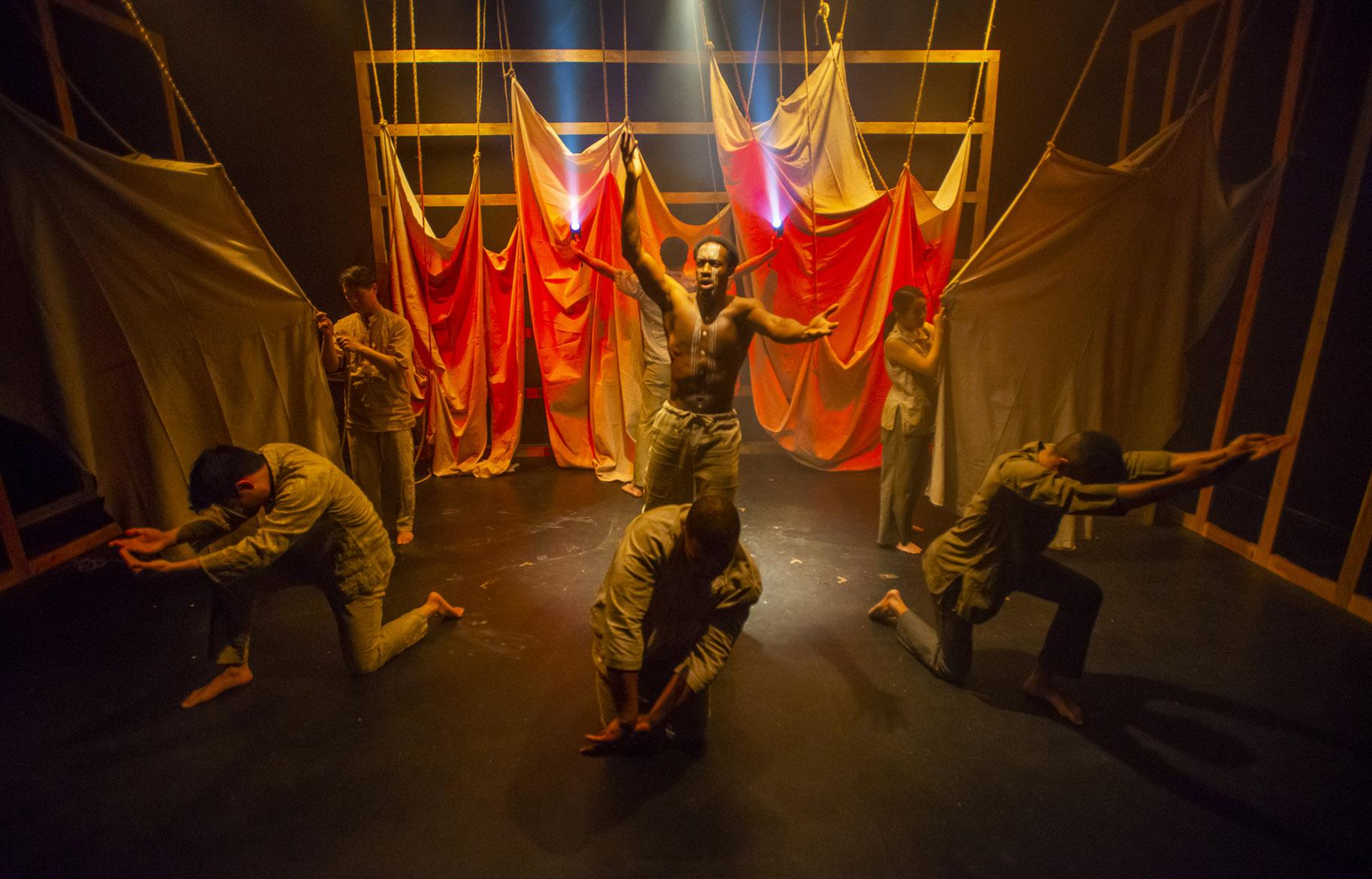 David Goodloe, center, in “Milma’s Tale.” Also pictured, clockwise from front: Michael Turrentine, Chris Pow, Lewon Johns, Sarah Lo and Collin McShane. (Photo by Michael Brosilow)