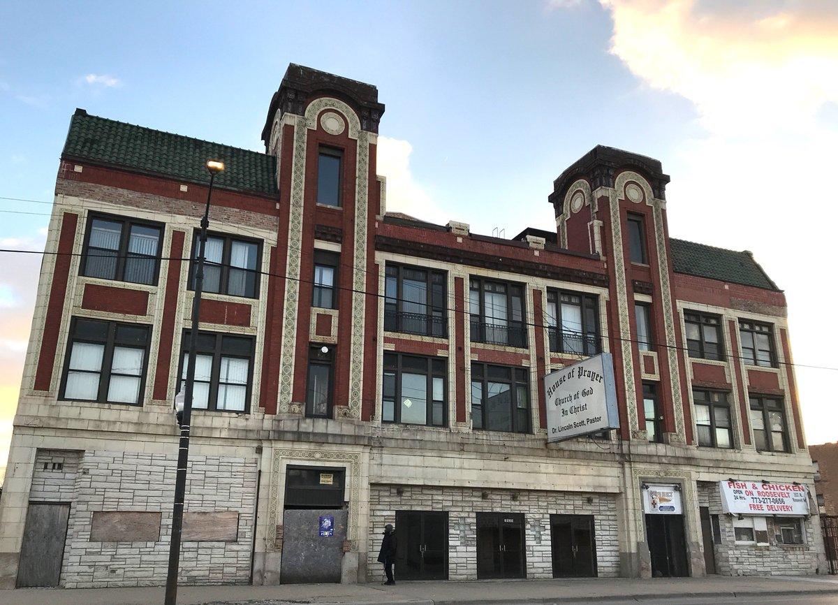 Central Park Theater, 3535 W. Roosevelt Road in North Lawndale. (Preservation Chicago / Deborah Mercer)