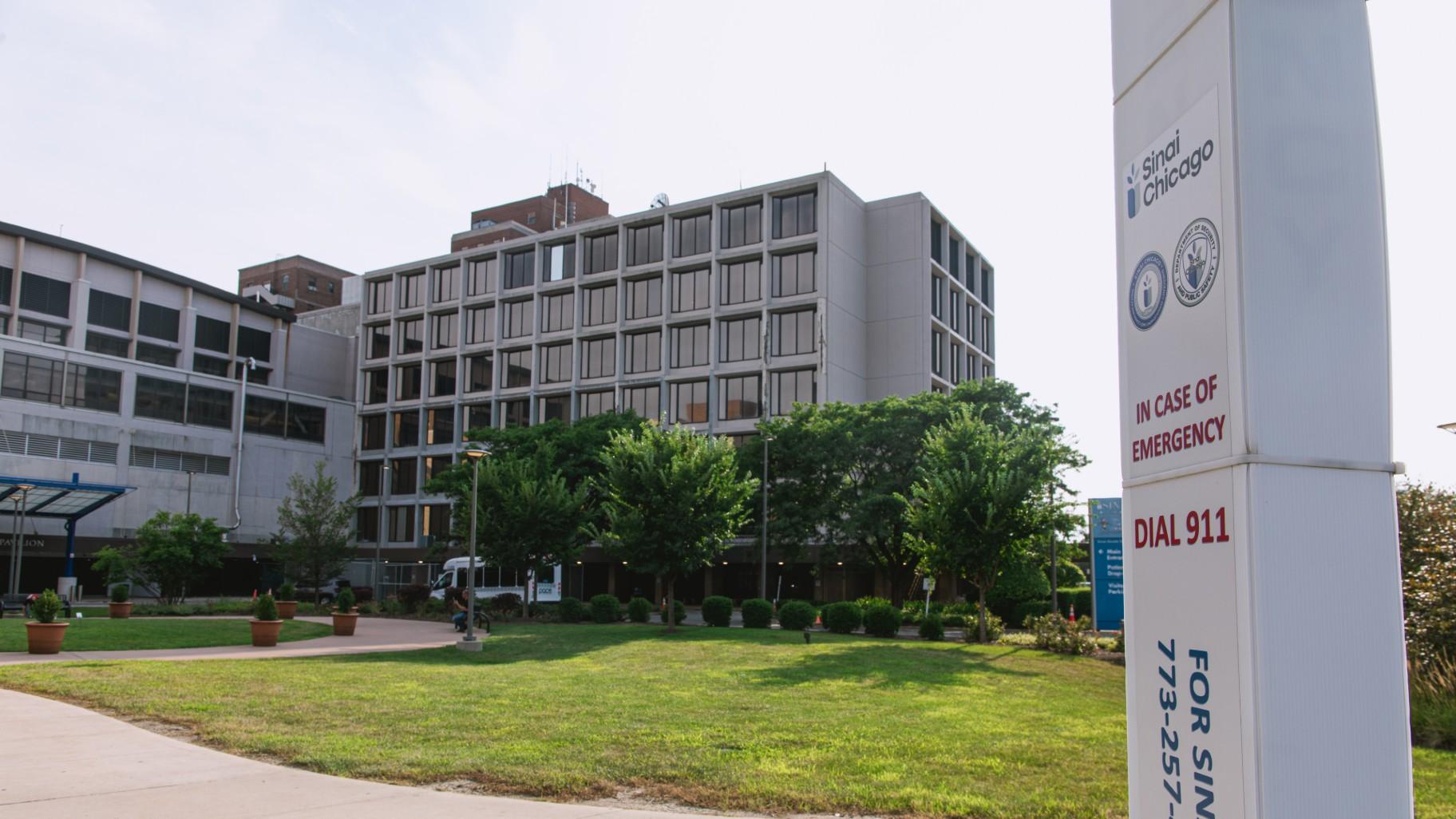 Mount Sinai Hospital, 1500 S. Fairfield Ave., Chicago, is pictured on Aug. 4, 2025. (Michael Izquierdo / WTTW News)