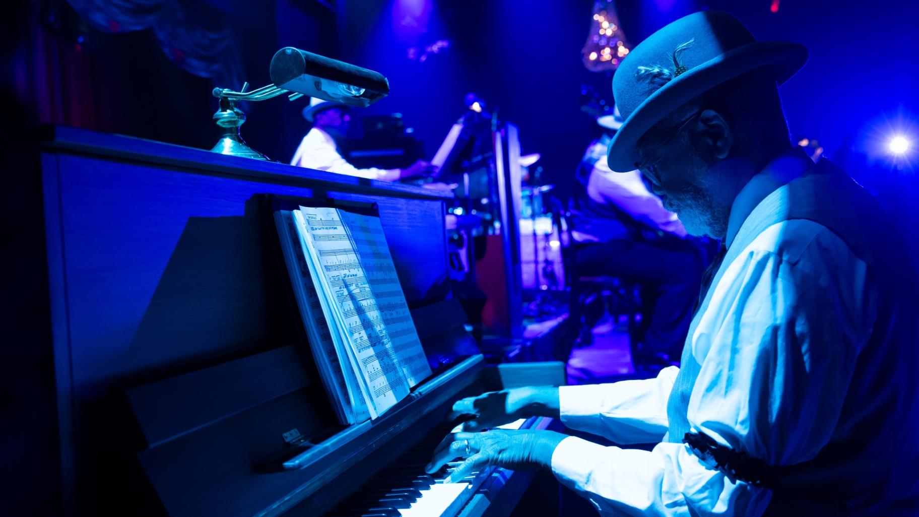 Music director William Foster McDaniel plays piano for “Ain’t Misbehavin’: The Fats Waller Musical Show.” (Justin Barbin)