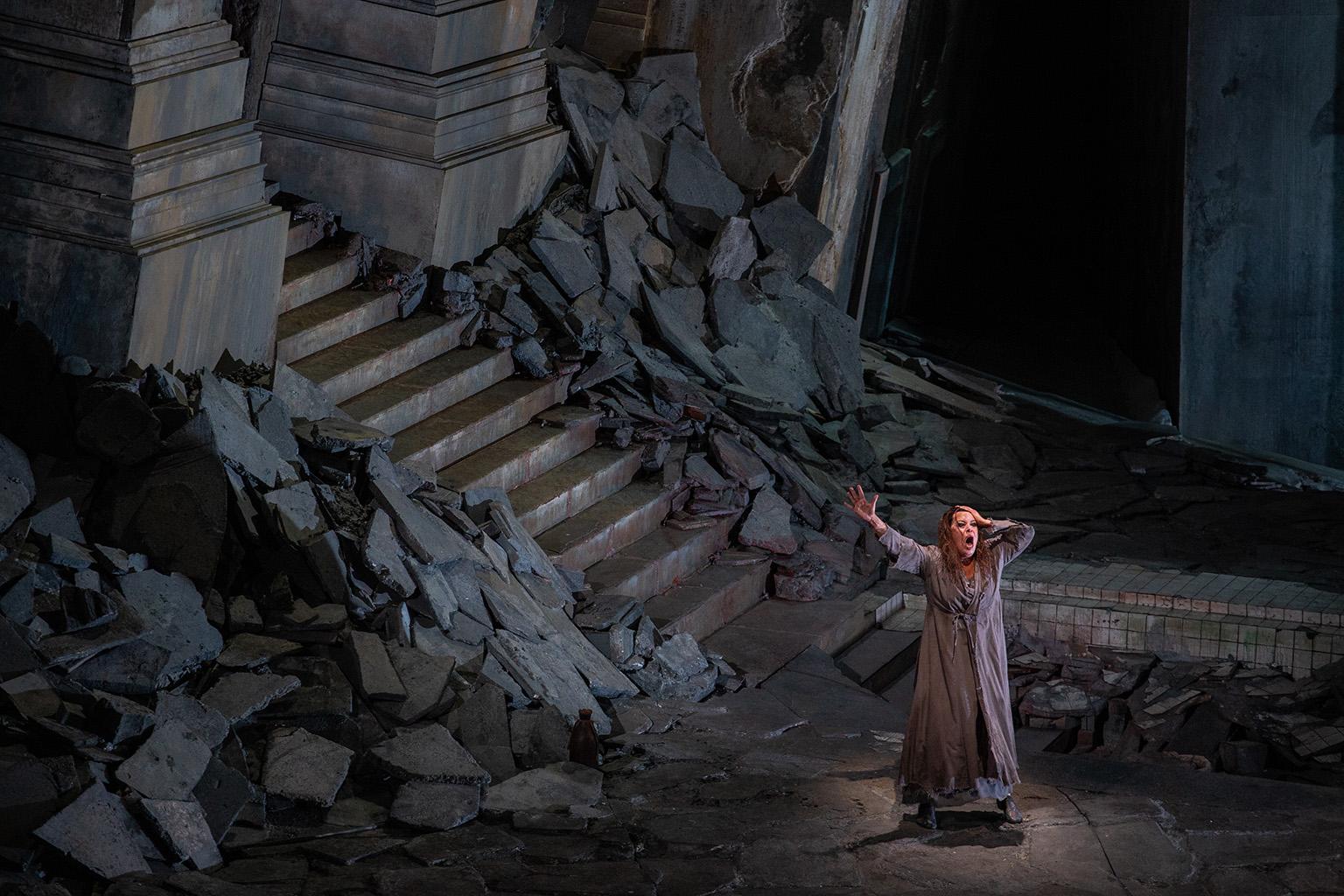 Nina Stemme in “Elektra.” (Credit: Lyric Opera of Chicago)