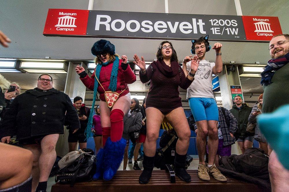 (No Pants Subway Ride Red Line Chicago Edition / Facebook)
