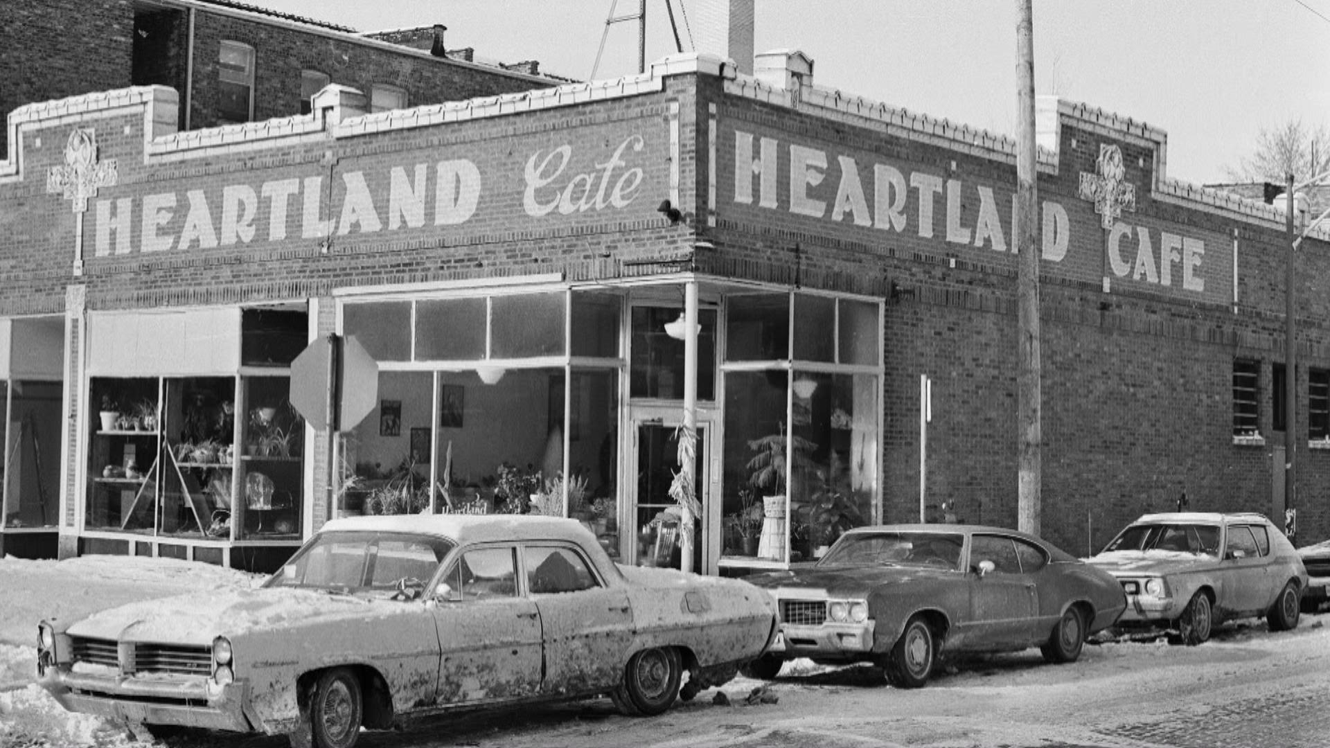 Heartland Cafe in Rogers Park Prepares to Close After 42 ...