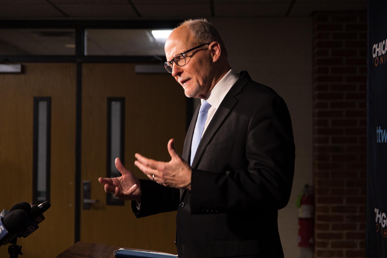 Former CPS CEO Paul Vallas, a candidate for Chicago mayor, speaks at a press conference after the WTTW News Mayoral Forum on Feb. 7, 2023. (Michael Izquierdo / WTTW News)