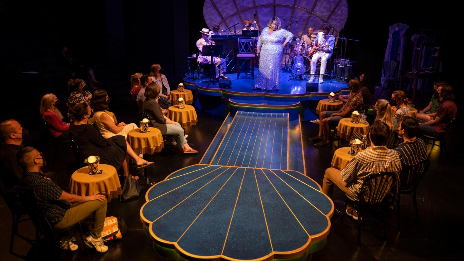 Felicia Fields in “Pearl’s Rollin’ with the Blues” at the Writers Theatre in Glencoe. (Credit: Michael Brosilow)