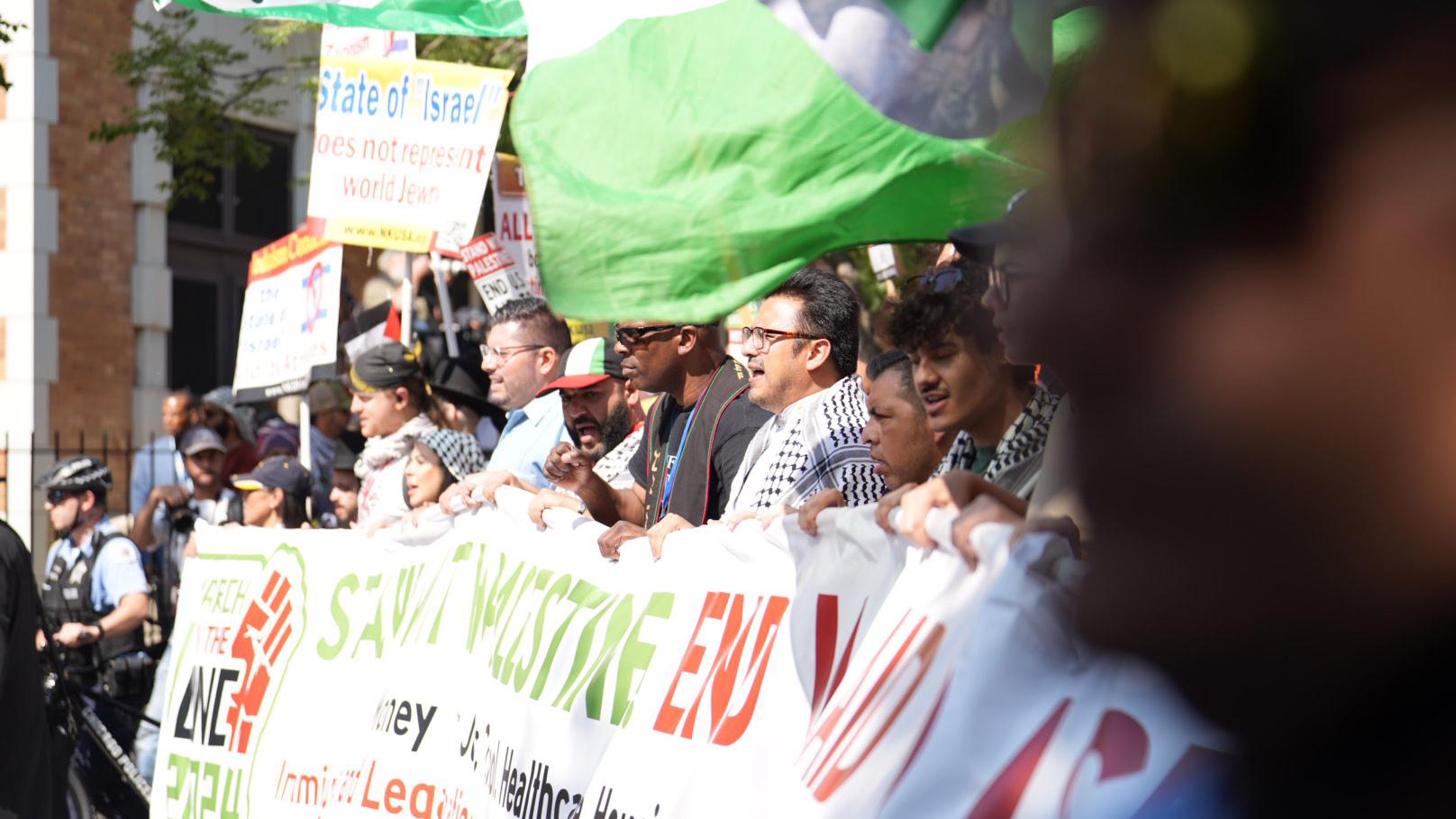 Thousands protest U.S. support of Israel during the war in Gaza near the site of the DNC on Aug. 19, 2024. (Emily Soto / WTTW News)
