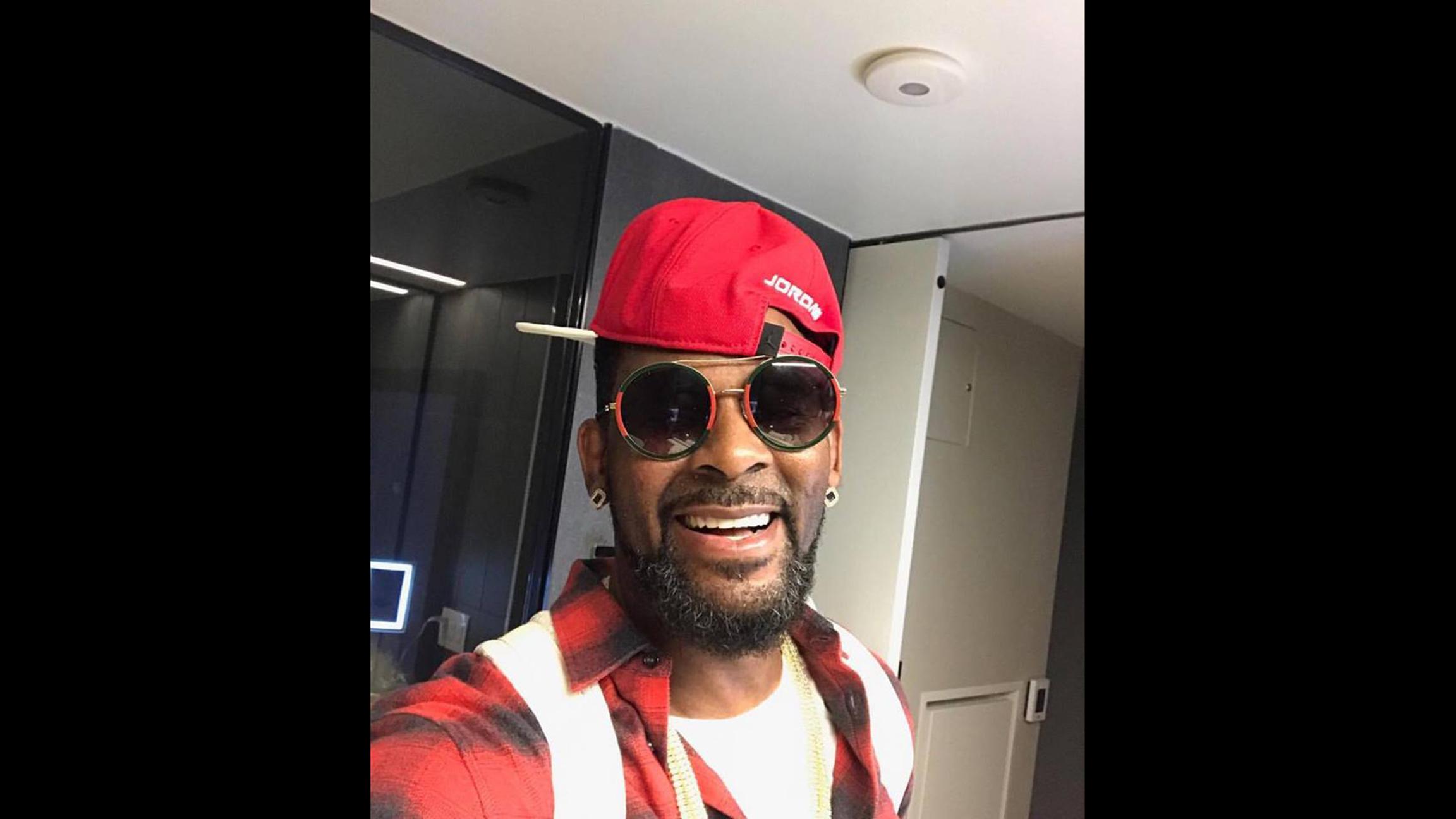 (R. Kelly / Facebook)