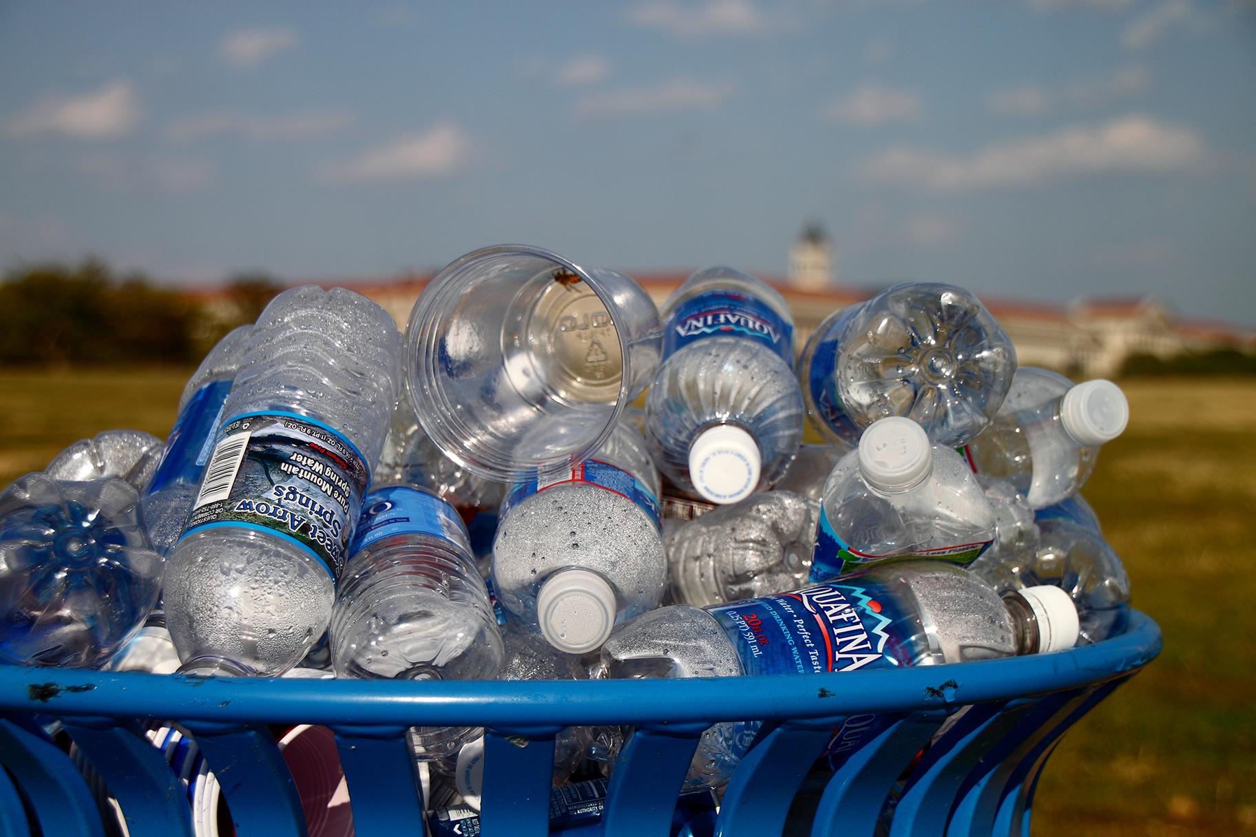 A recycling bin overflowing with water bottles on the National Mall in Washington, D.C., on Sept. 25, 2010. (Mr.TinDC / Flickr)