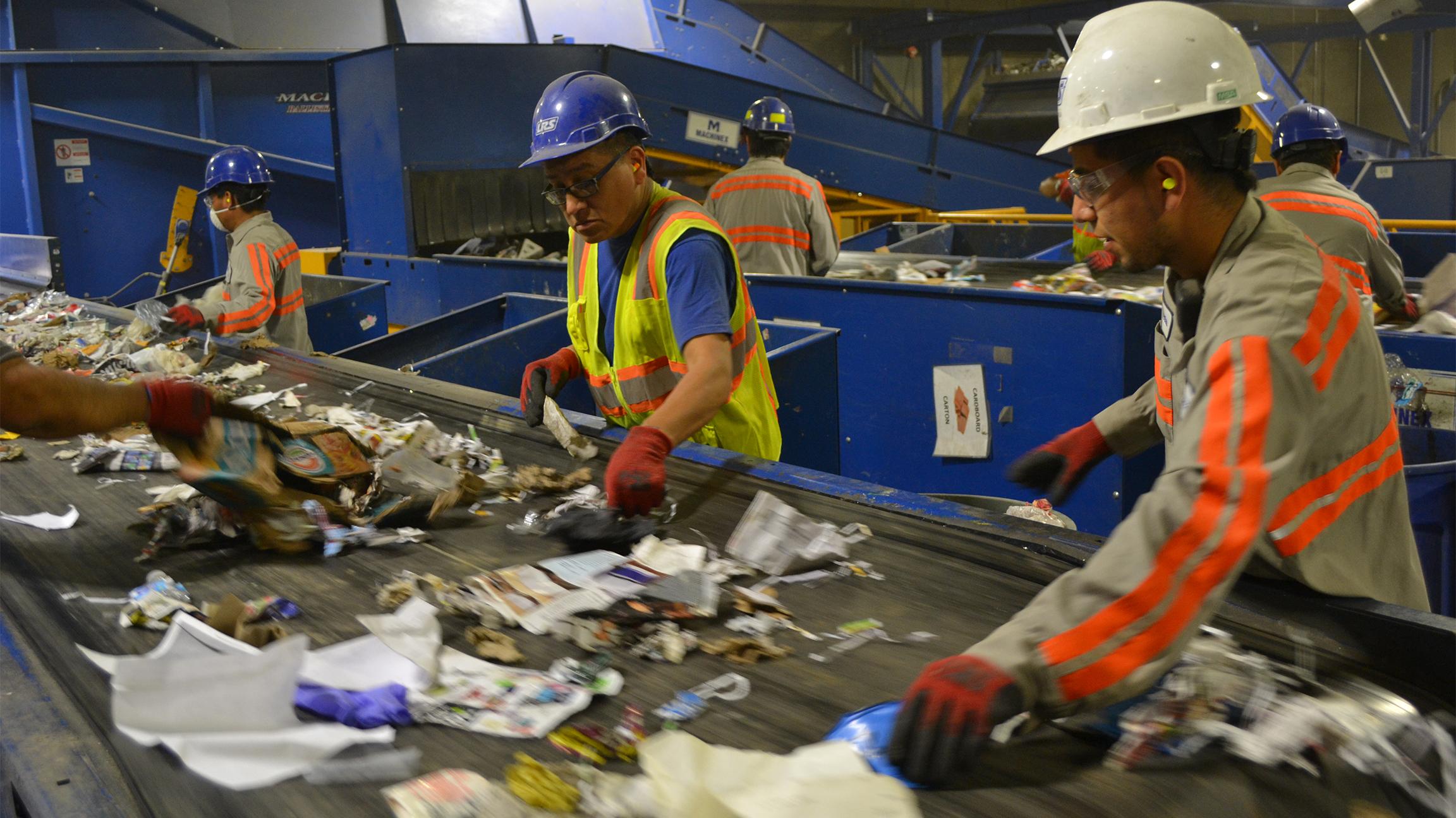 Inside the process to get a new garbage can in Chicago - Axios Chicago