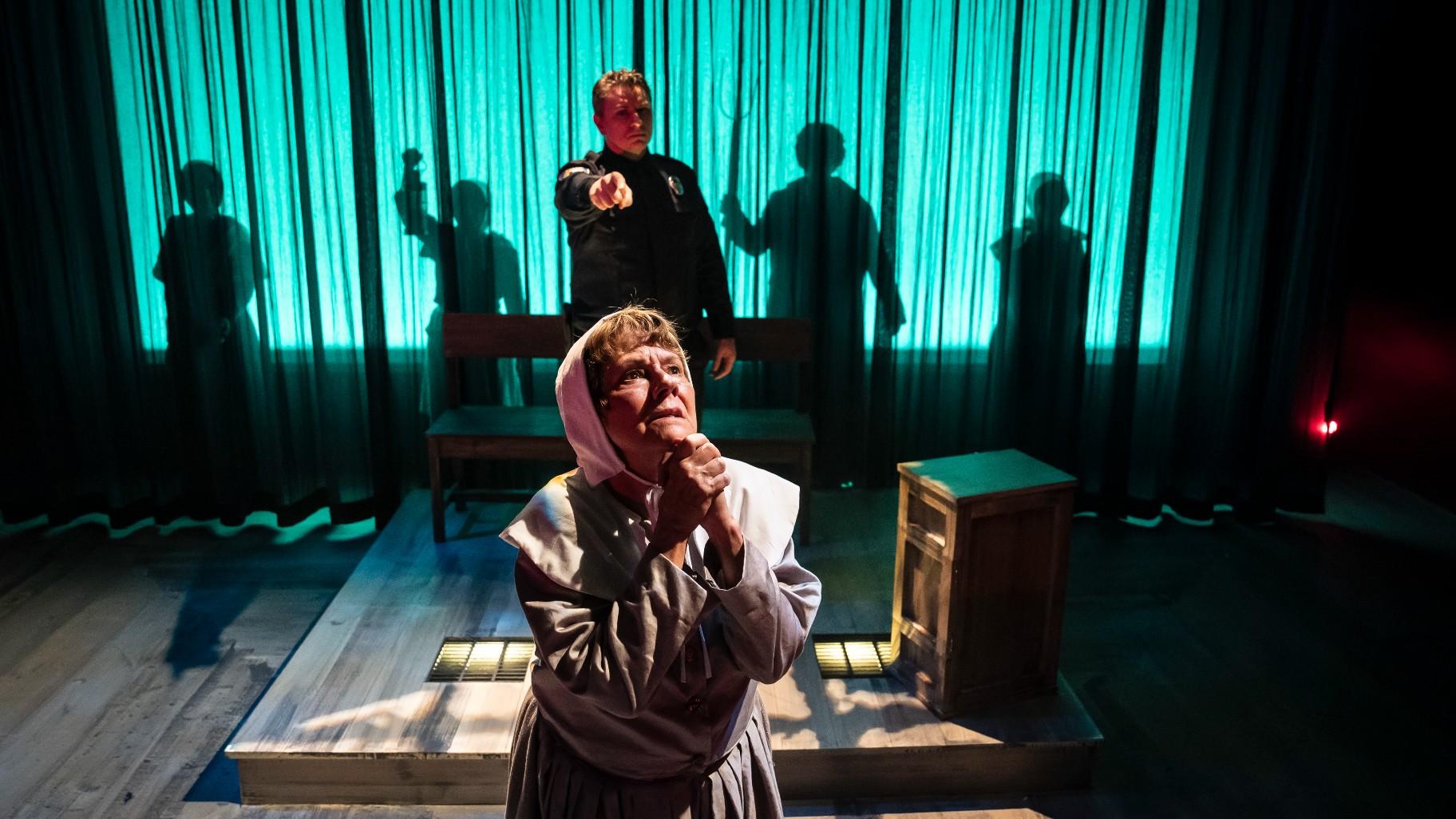 Linda Reiter and the cast of Shattered Globe Theatre’s “Becky Nurse of Salem.” (Credit: Liz Lauren) 