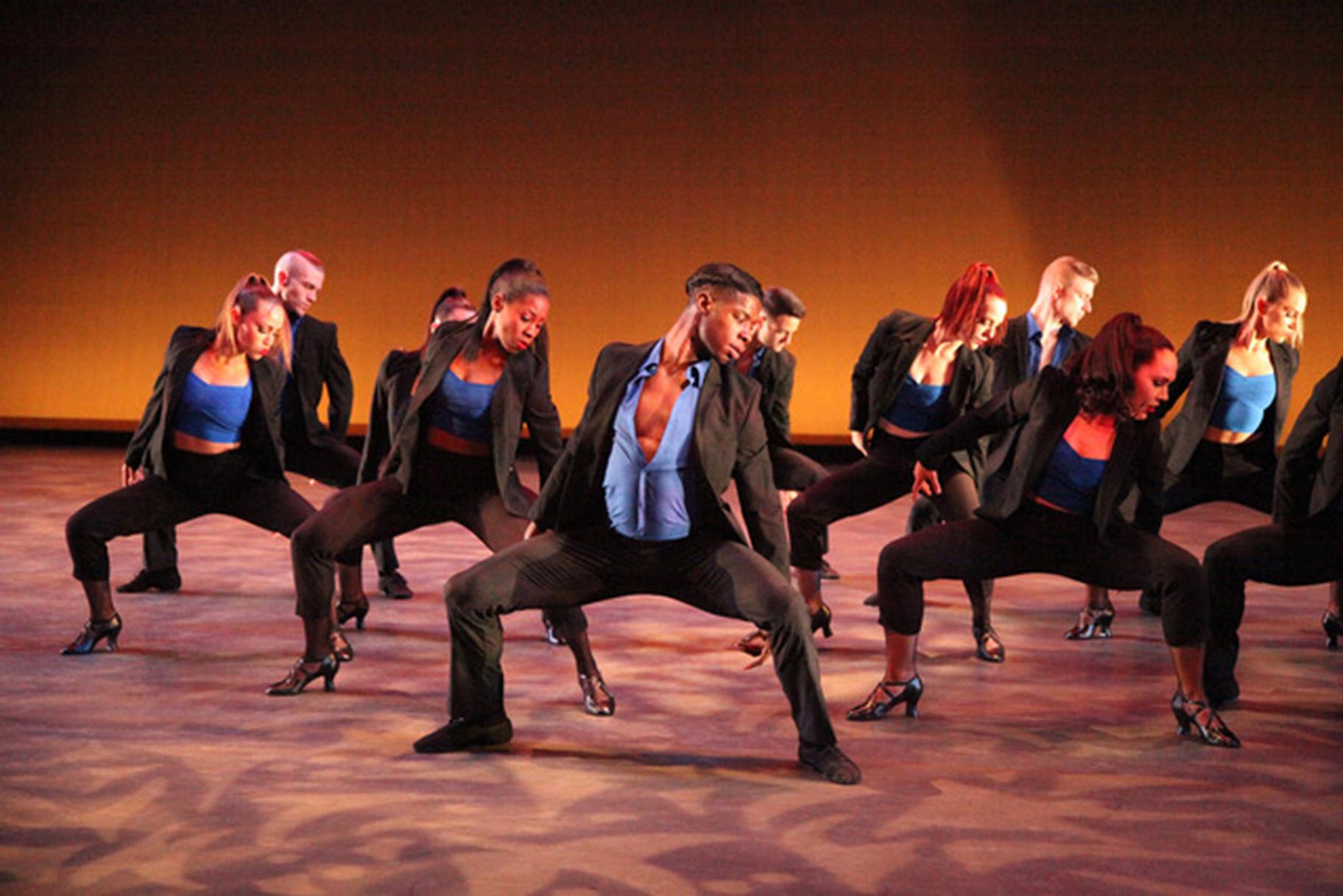 Giordano Dance Chicago performs Ray Leeper’s “Soul.” 