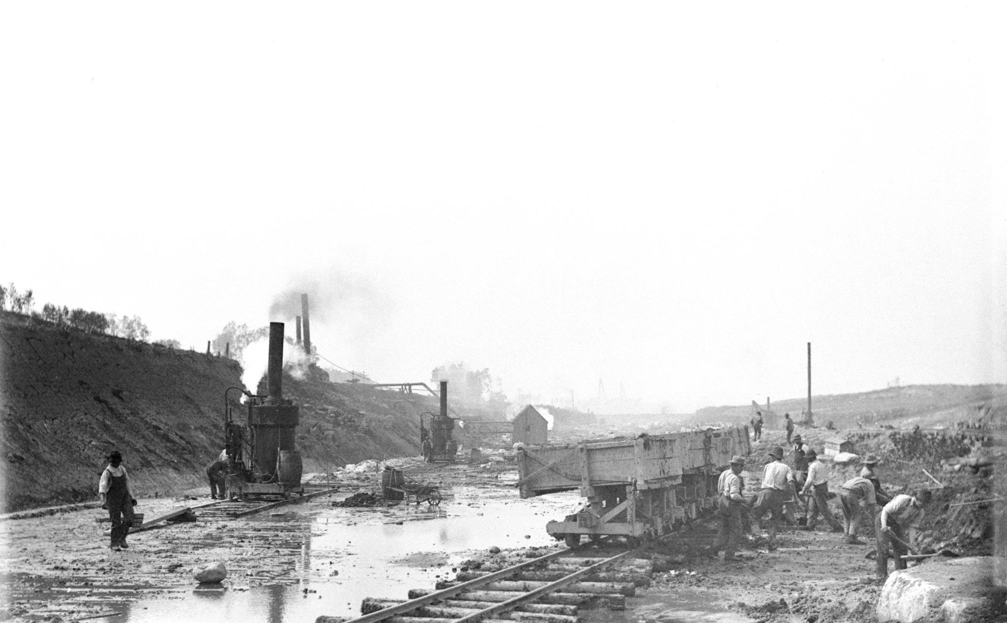 The Metropolitan Water Reclamation District of Greater Chicago has a trove of historic photos. This image, from the late 1890s, shows excavation of the Chicago Sanitary and Ship Canal near Willow Springs. (Courtesy Metropolitan Water Reclamation District of Greater Chicago)