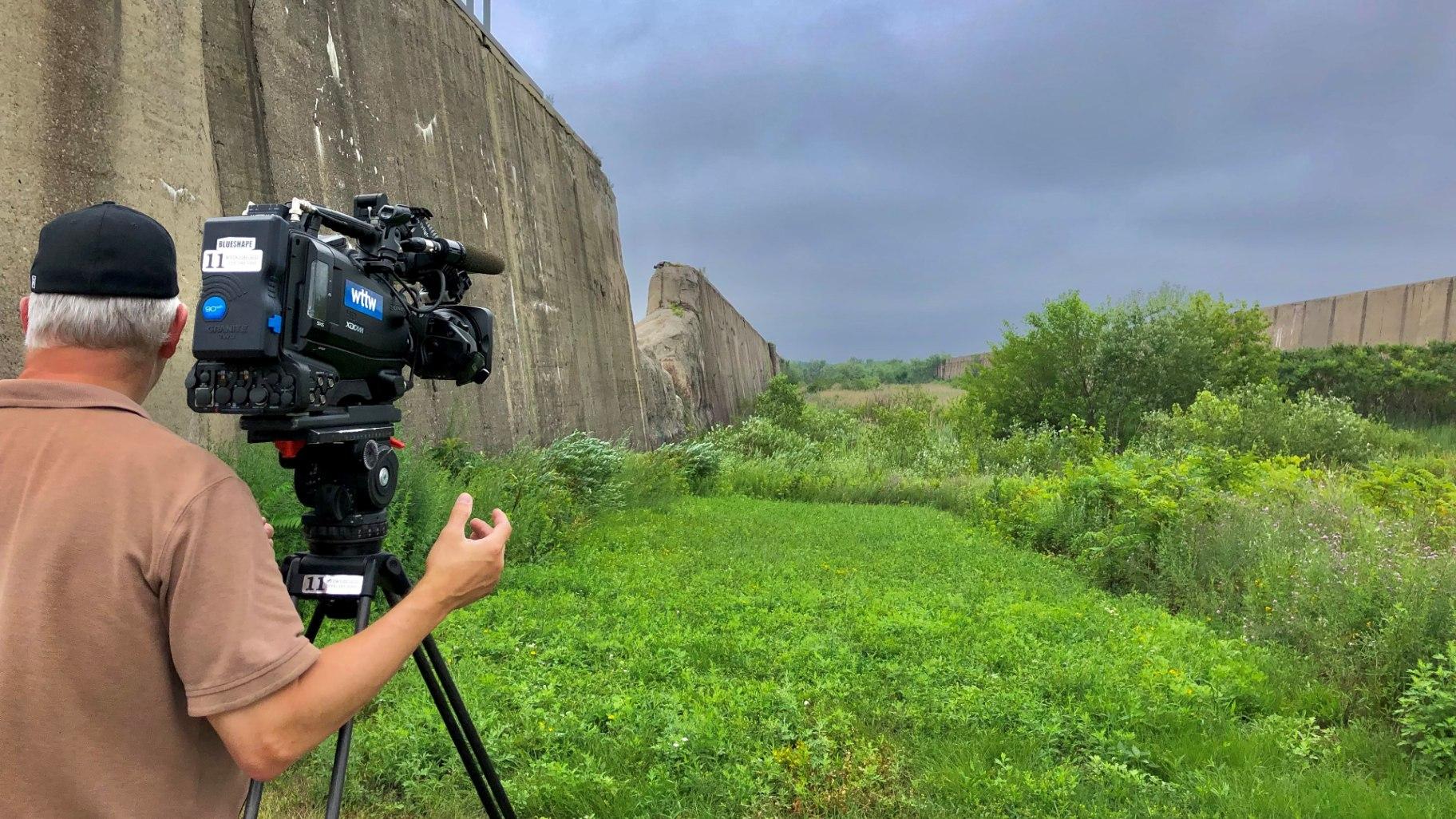 Steelworkers Park in South Chicago with WTTW cameraman Tim Boyd. (Marc Vitali / WTTW News)