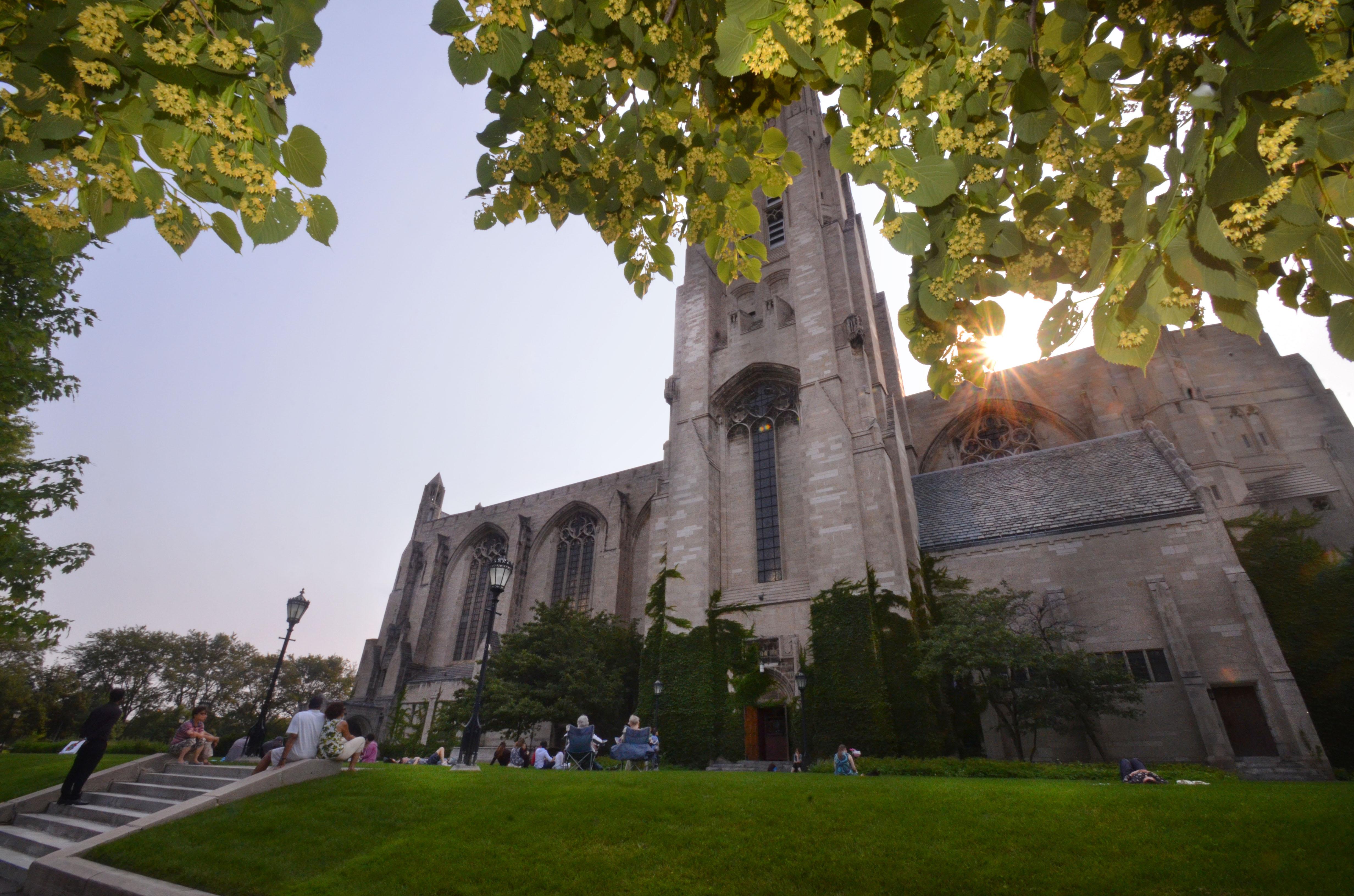 (Eden Sabala / Rockefeller Chapel)