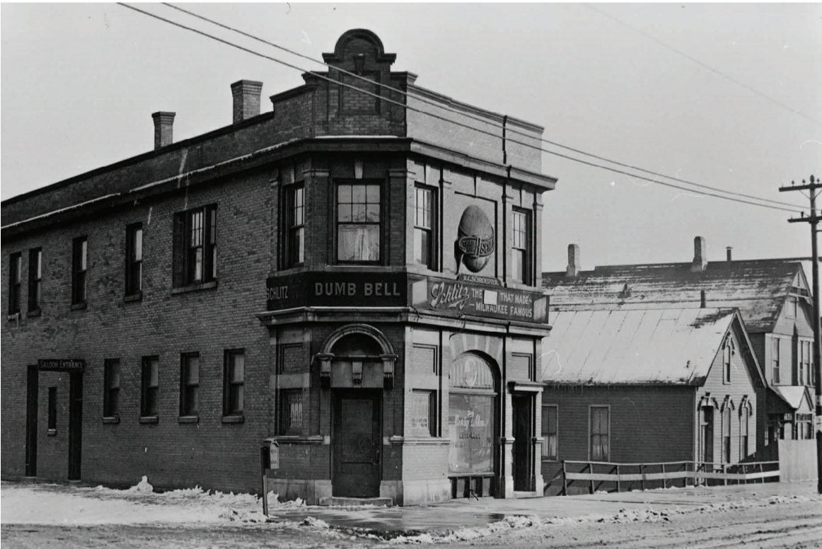 The Schlitz tied house as it appeared in the 1910s or 1920s. (Courtesy Chicago History Museum)