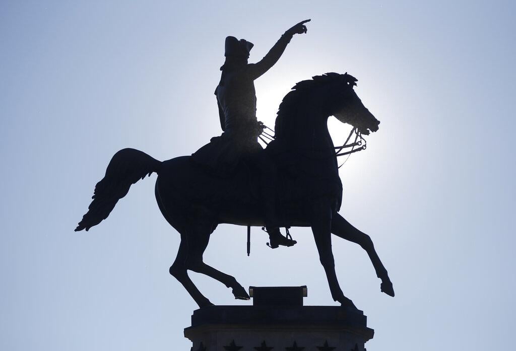 This Jan. 27, 2017 file photo shows a statue of George Washington in Richmond, Va. (AP Photo / Steve Helber)