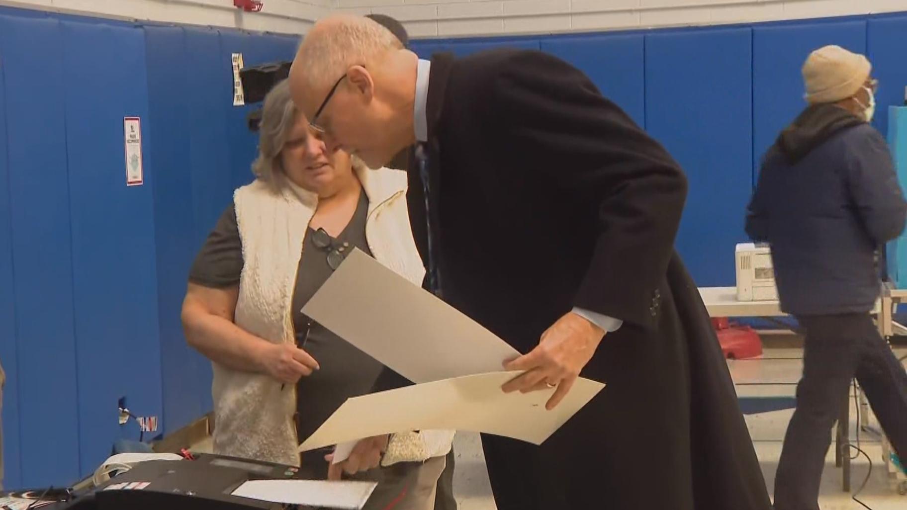 Paul Vallas votes in the April 4, 2023, Chicago municipal runoff election. (WTTW News)