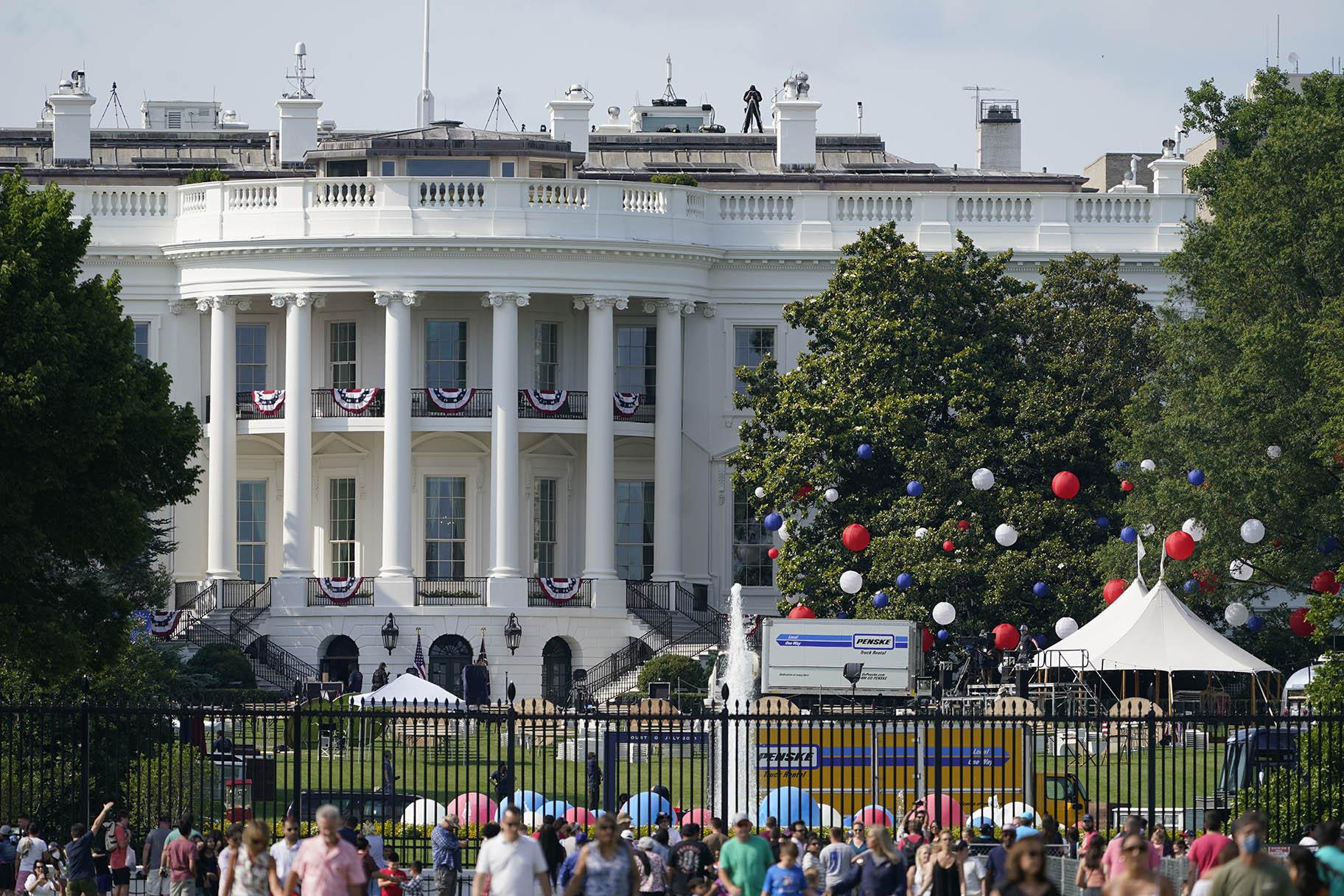 Preparations take place for an Independence Day celebration on the South Lawn of the White House, Saturday, July 3, 2021, in Washington. (AP Photo / Patrick Semansky)