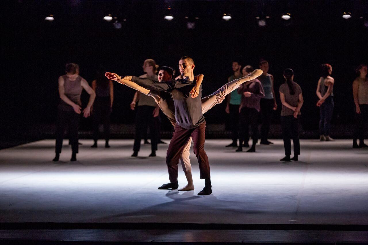 Hubbard Street Dancers Michael Gross and Adrienne Lipson in “Das Feld” by Florian Lochner. (Photo by Cheryl Mann)