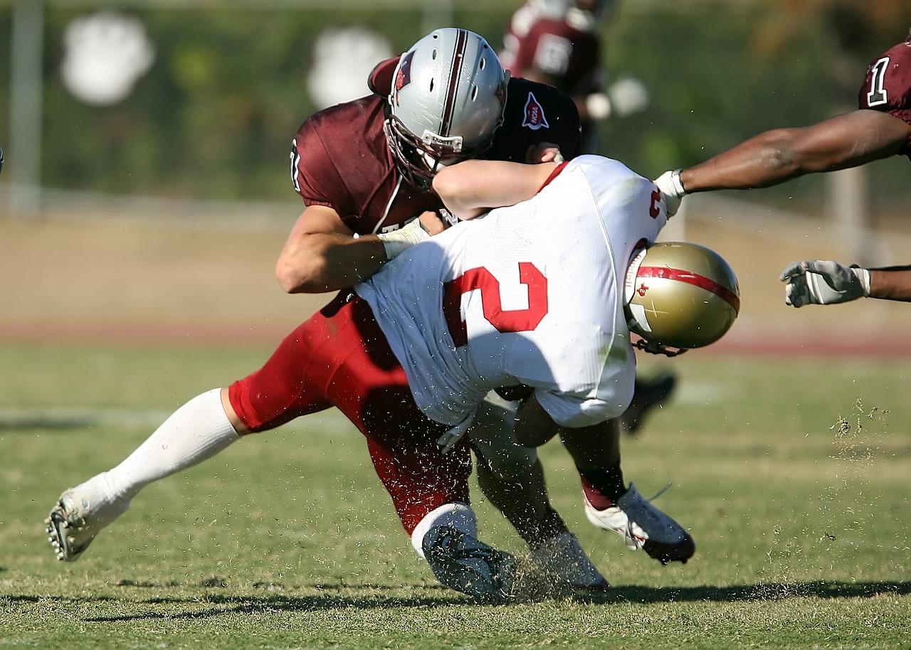 Former Alabama football star sidelined by ACL tear