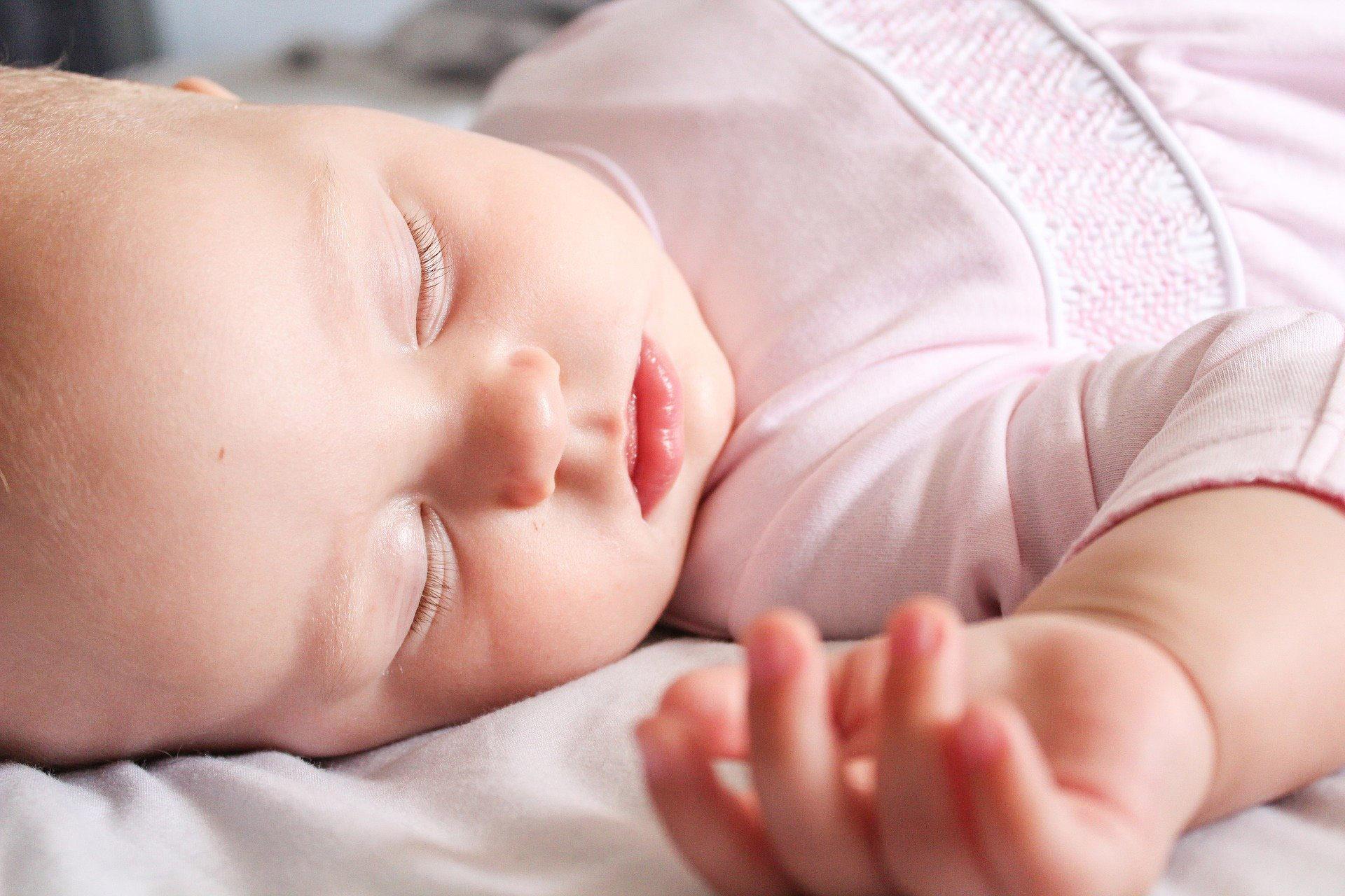 Babies should always be placed on their backs to sleep, according to the U.S. Consumer Product Safety Commission. (amyelizabethquinn / Pixabay)
