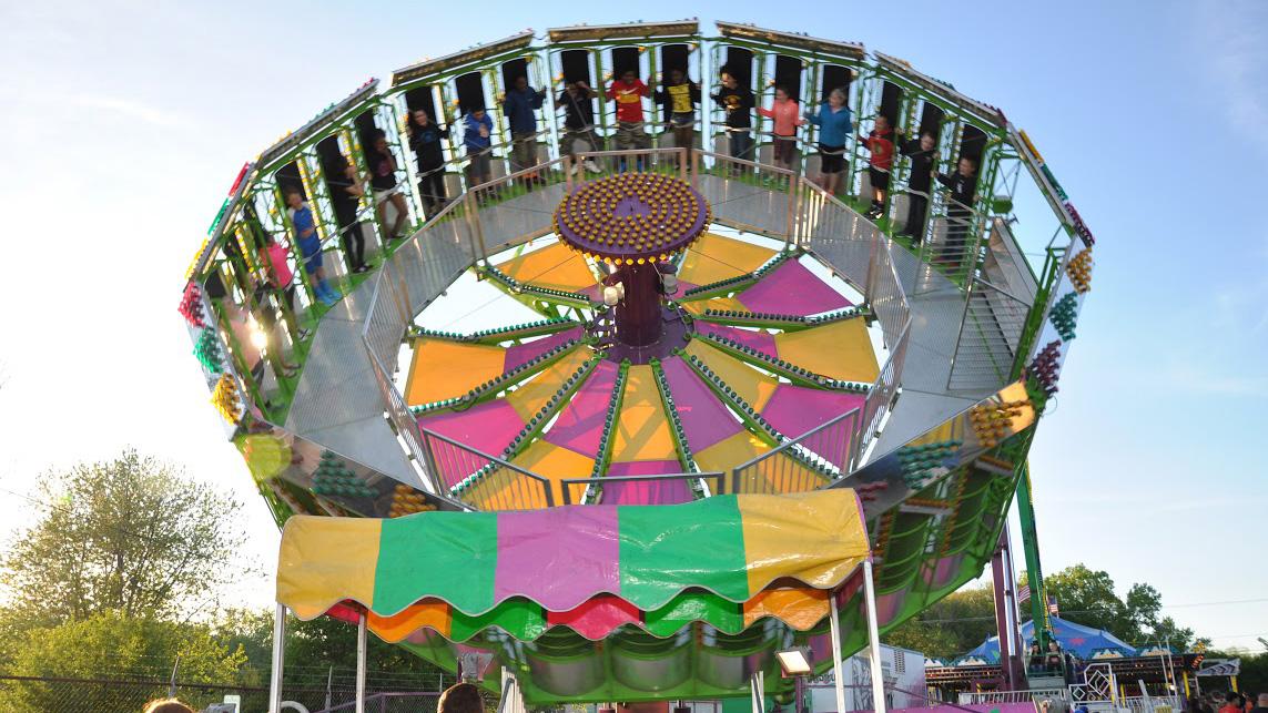 The Gaelic Park Irish Fest includes unlimited carnival rides. (Courtesy of Chicago Gaelic Park)