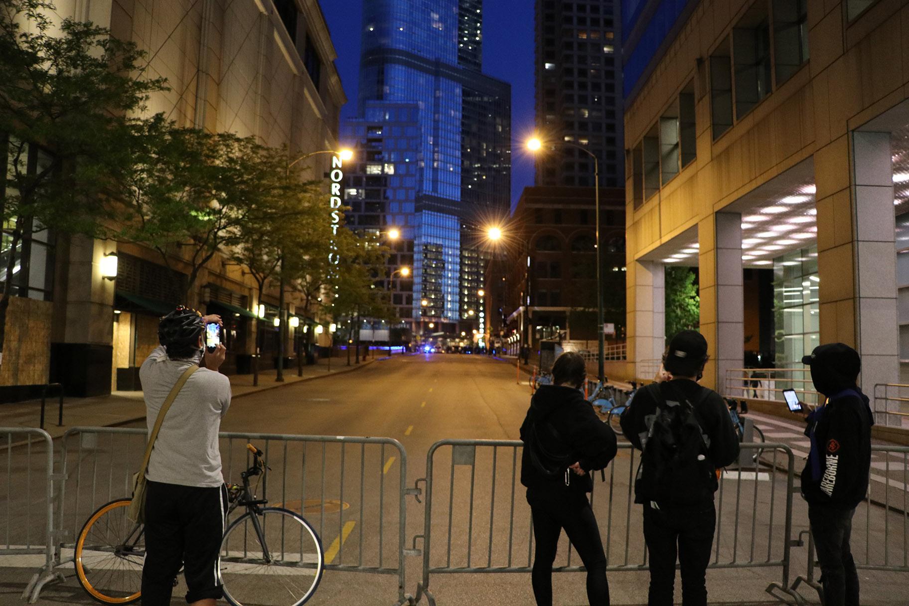 Photos Protesters March for Third Day in Chicago, Clash with Police