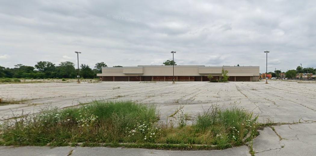 The 67,000-square-foot vacant former grocery store and the surrounding 6.5 acres of land on the border between Morgan Park and West Roseland. (Credit: Google Street View)