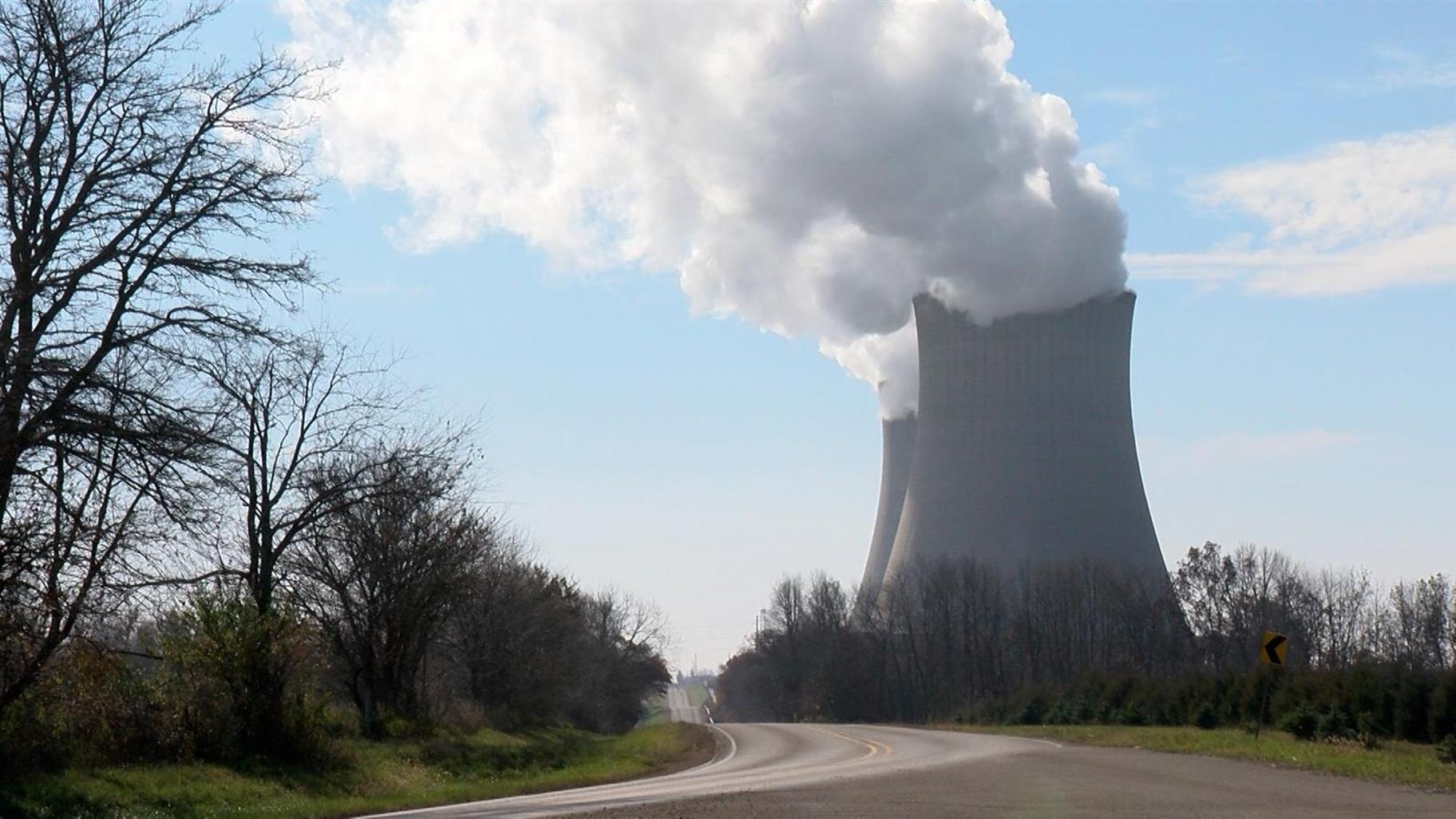 While large-scale nuclear facilities like the Byron Generating Station won’t be allowed under a new law signed by Gov. JB Pritzker on Dec. 8, 2023, smaller-scale modular reactors are authorized under the plan. (Andrew Campbell / Capitol News Illinois)
