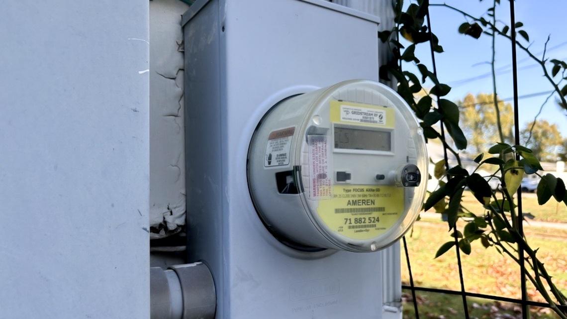 An Ameren Illinois meter. (Capitol News Illinois photo by Jennifer Fuller) 