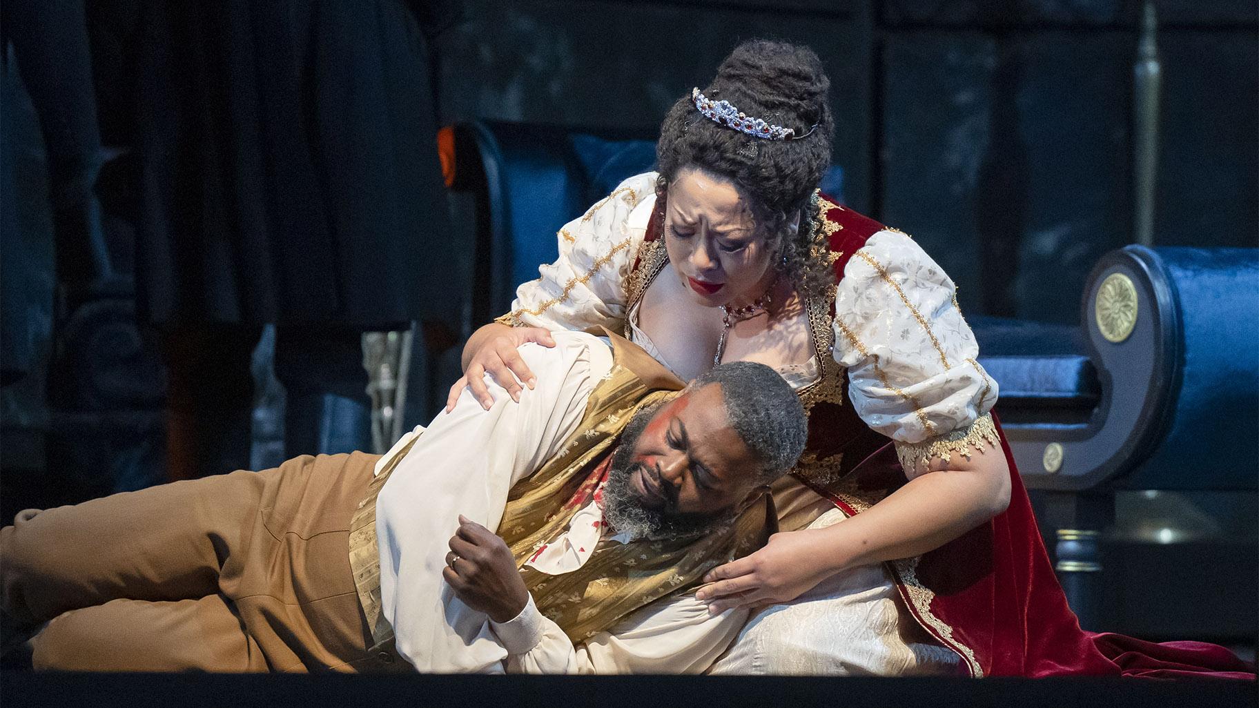 Russell Thomas as Mario Cavaradossi and Michelle Bradley as Floria Tosca (Credit: Todd Rosenberg)