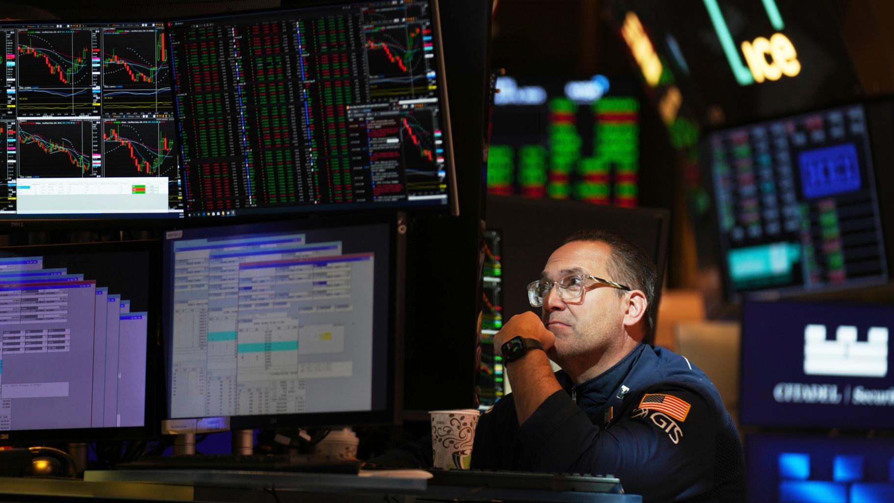 Anthony Matesic works on the floor at the New York Stock Exchange in New York, Wednesday, April 9, 2025. (AP Photo / Seth Wenig) Anthony Matesic works on the floor at the New York Stock Exchange in New York, Wednesday, April 9, 2025. (AP Photo / Seth Wenig)