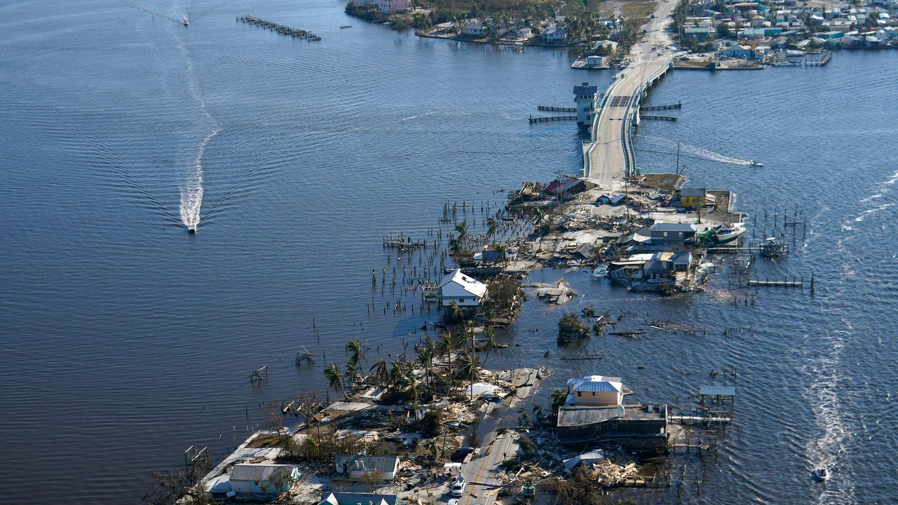 st petersburg hurricane        
        <figure class=