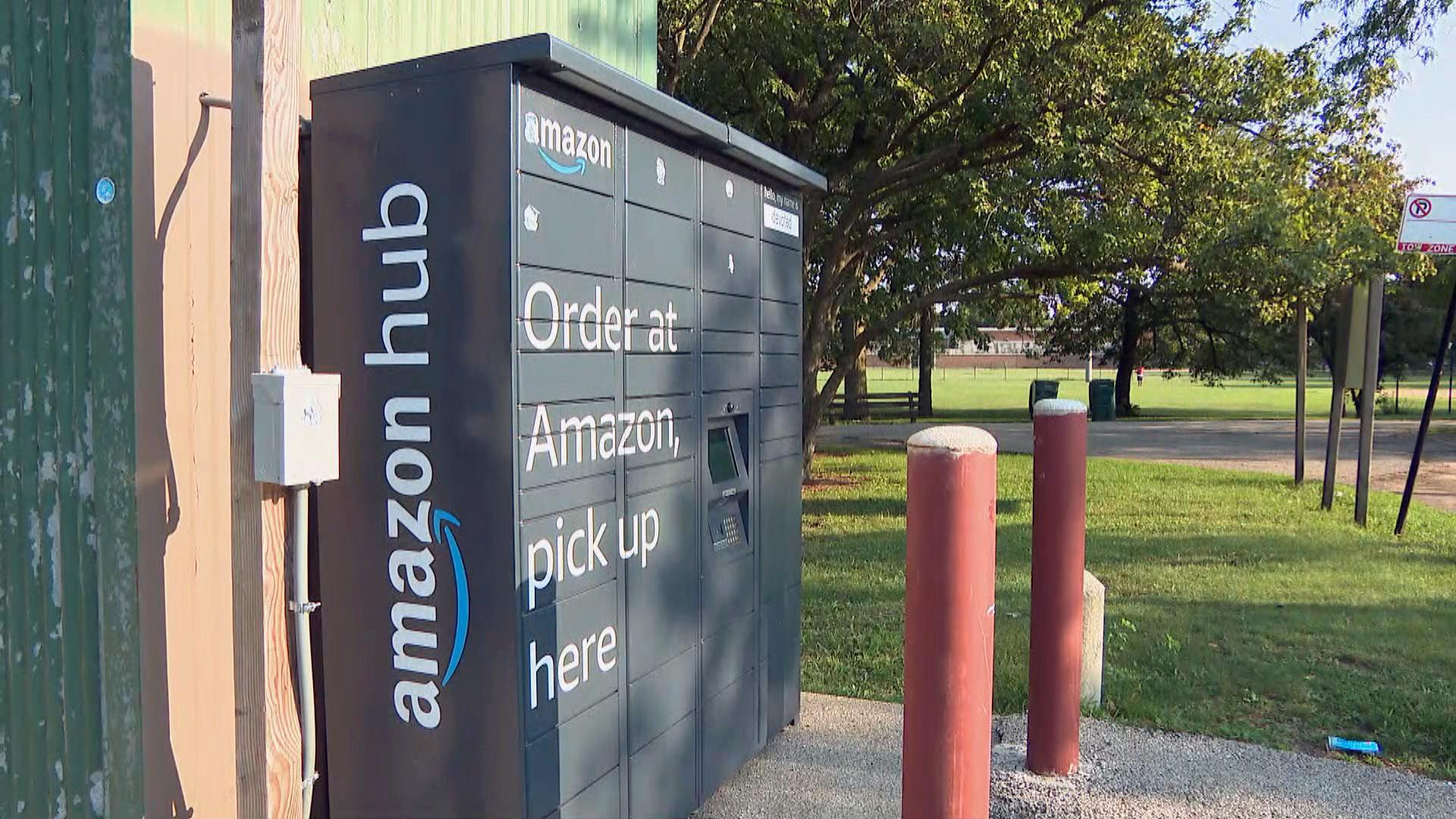 An Amazon locker at Leone Beach in Rogers Park.  (WTTW News)