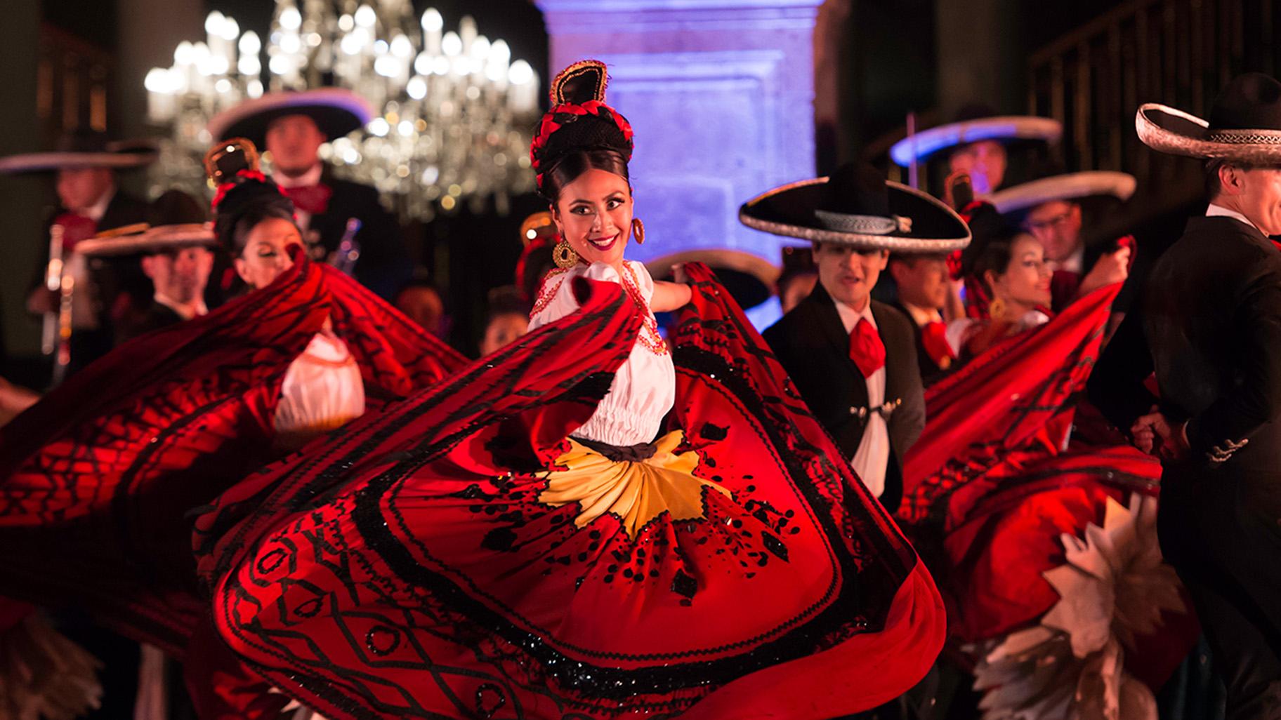 (Courtesy of Ballet Folklórico de México de Amalia Hernández) (Courtesy of Ballet Folklórico de México de Amalia Hernández)