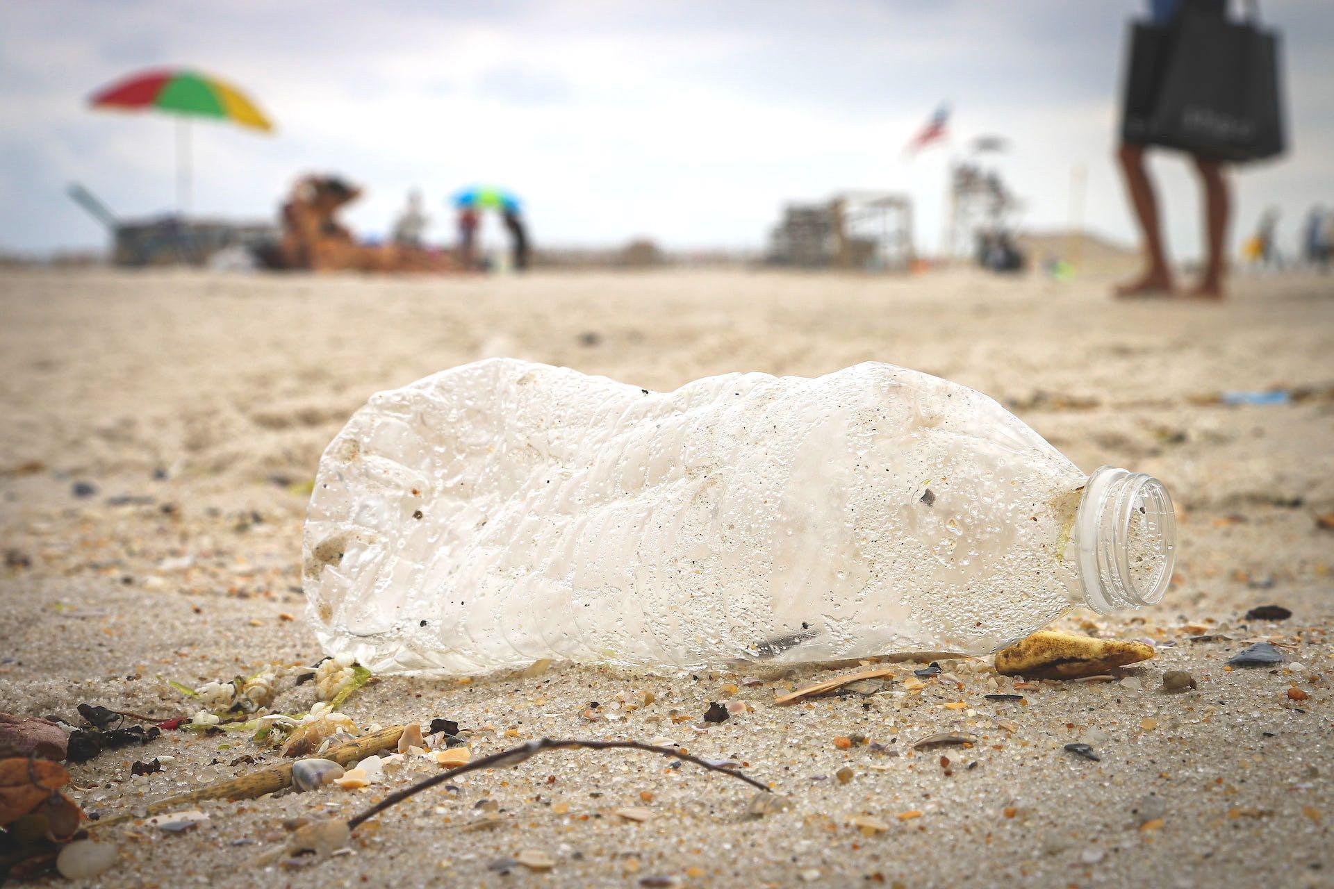 Plastic accounts for 85% of litter collected at Great Lakes beaches. (Brian Yurasits / Unsplash)
