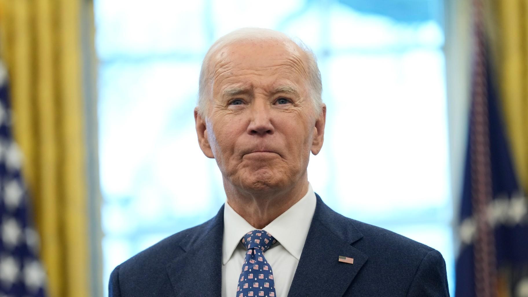 President Joe Biden pauses during a photo opportunity with Medal of Valor recipients in the Oval Office of the White House in Washington, Jan. 3, 2025. (AP Photo / Susan Walsh, File) President Joe Biden pauses during a photo opportunity with Medal of Valor recipients in the Oval Office of the White House in Washington, Jan. 3, 2025. (AP Photo / Susan Walsh, File)