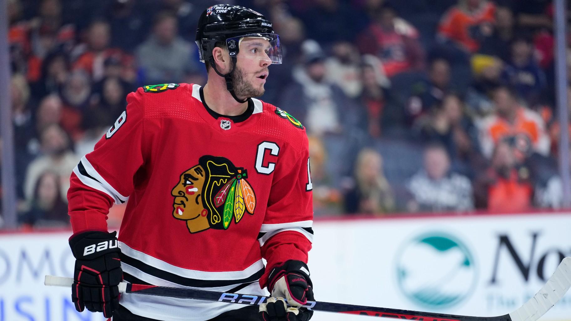 Jonathan Toews of the Chicago Blackhawks takes the field to play in News  Photo - Getty Images