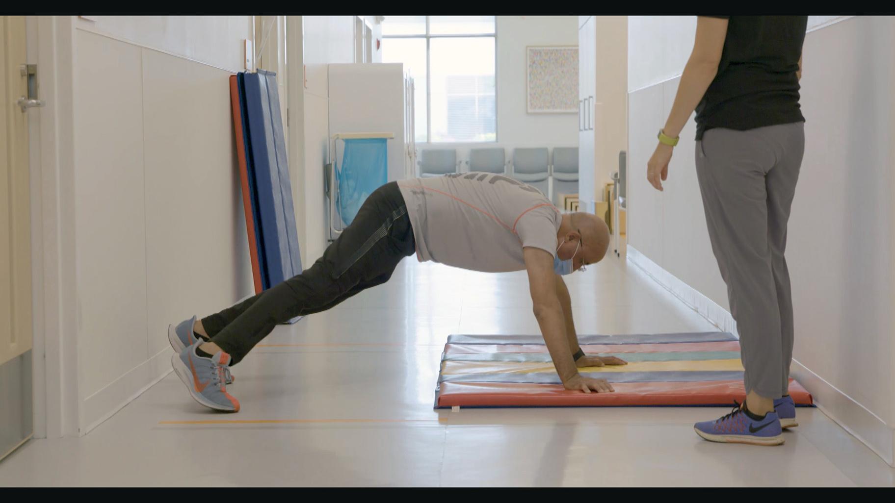 A patient performs COVID-19 rehabilitation exercises under medical supervision at the Shirley Ryan AbilityLab. (Courtesy of Shirley Ryan AbilityLab)