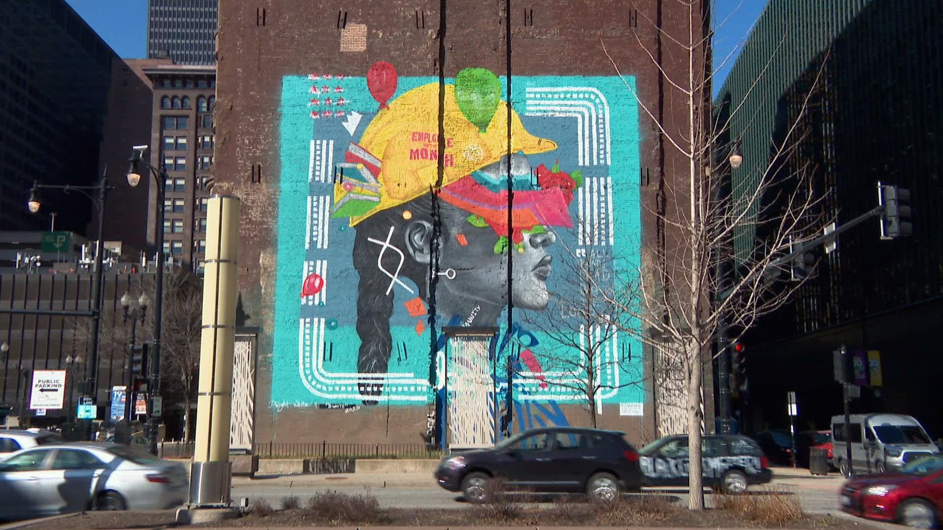 A mural in Chicago’s South Loop. (WTTW News)