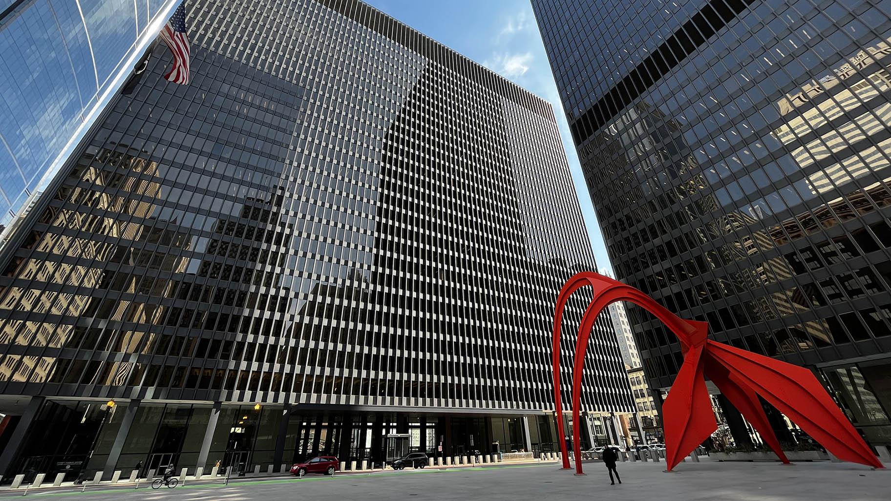 The Dirksen Federal Courthouse in Chicago. (Hannah Meisel / Capitol News Illinois)