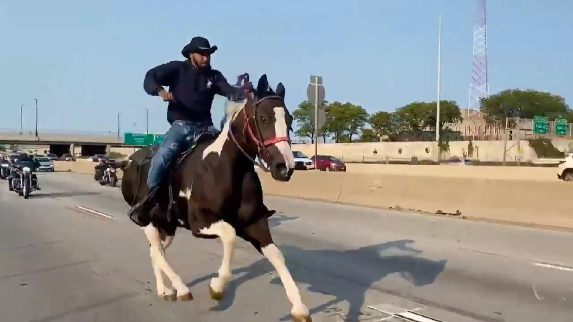 The “Dreadhead Cowboy” is seen on the Dan Ryan Expressway in Chicago. (Courtesy Vashon Jordan Jr. / @vashon_photo)