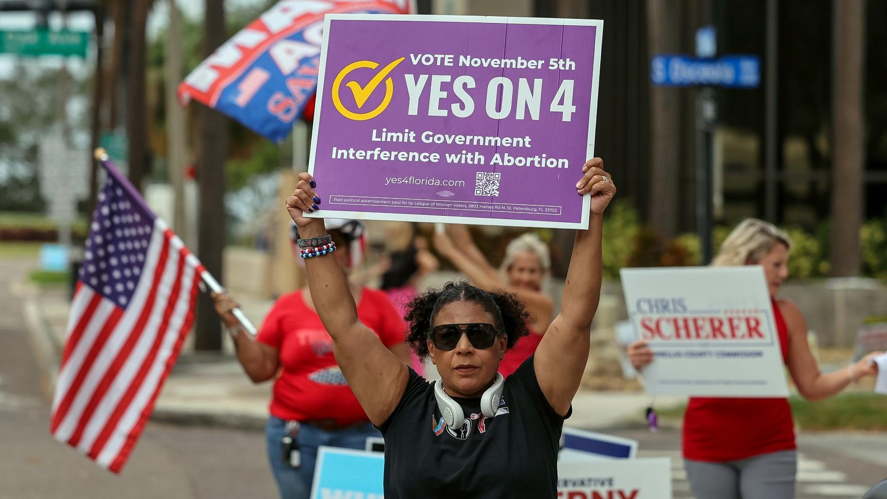 Beth Weinstein rallies in supporter of Yes on Amendment 4 regarding abortion in Florida outside of the polling place at the courthouse on Tuesday, Nov. 5, 2024, in Clearwater, Fla. (AP Photo / Mike Carlson)
