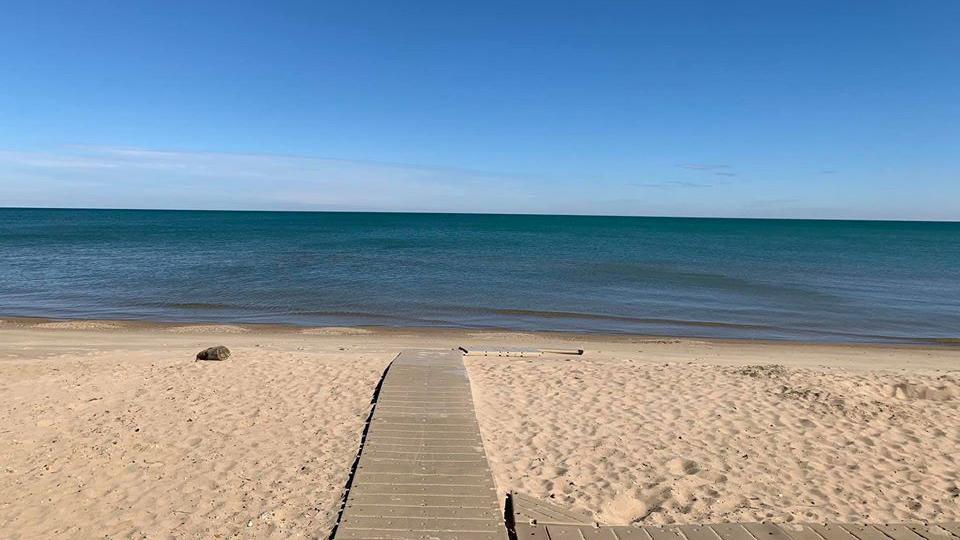 Daily passes are no longer available for Evanston beaches. (Evanston Parks & Recreation / Facebook)