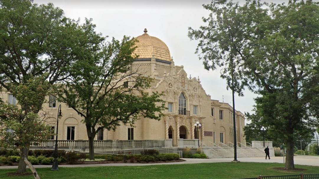 Garfield Park's Gold Dome field house and cultural center. (Google Street View)