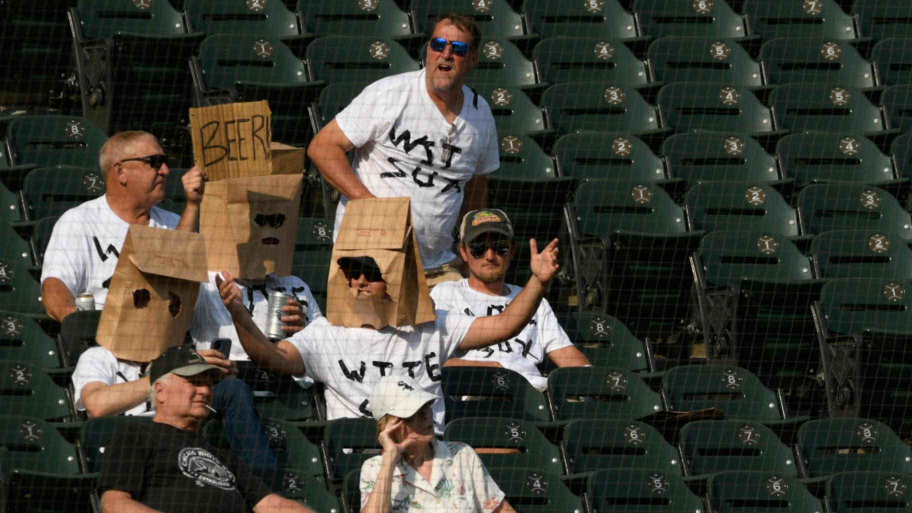 Chicago White Sox fans show their disappointment after the White Sox lost against the Cleveland Guardians in Chicago, Wednesday, Sept. 11, 2024. (AP Photo / Paul Beaty)