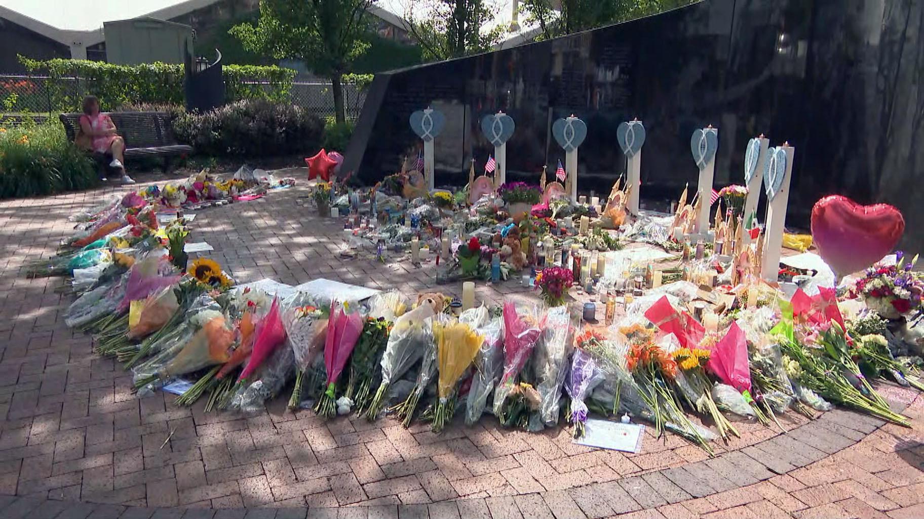 A memorial to the victims of the Highland Park shooting is pictured in July 2022. (WTTW News)